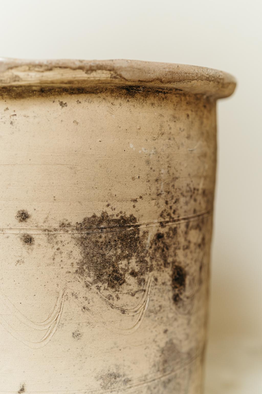 Vernissé XIXème siècle, Vase en Creamware à glaçure espagnole en vente