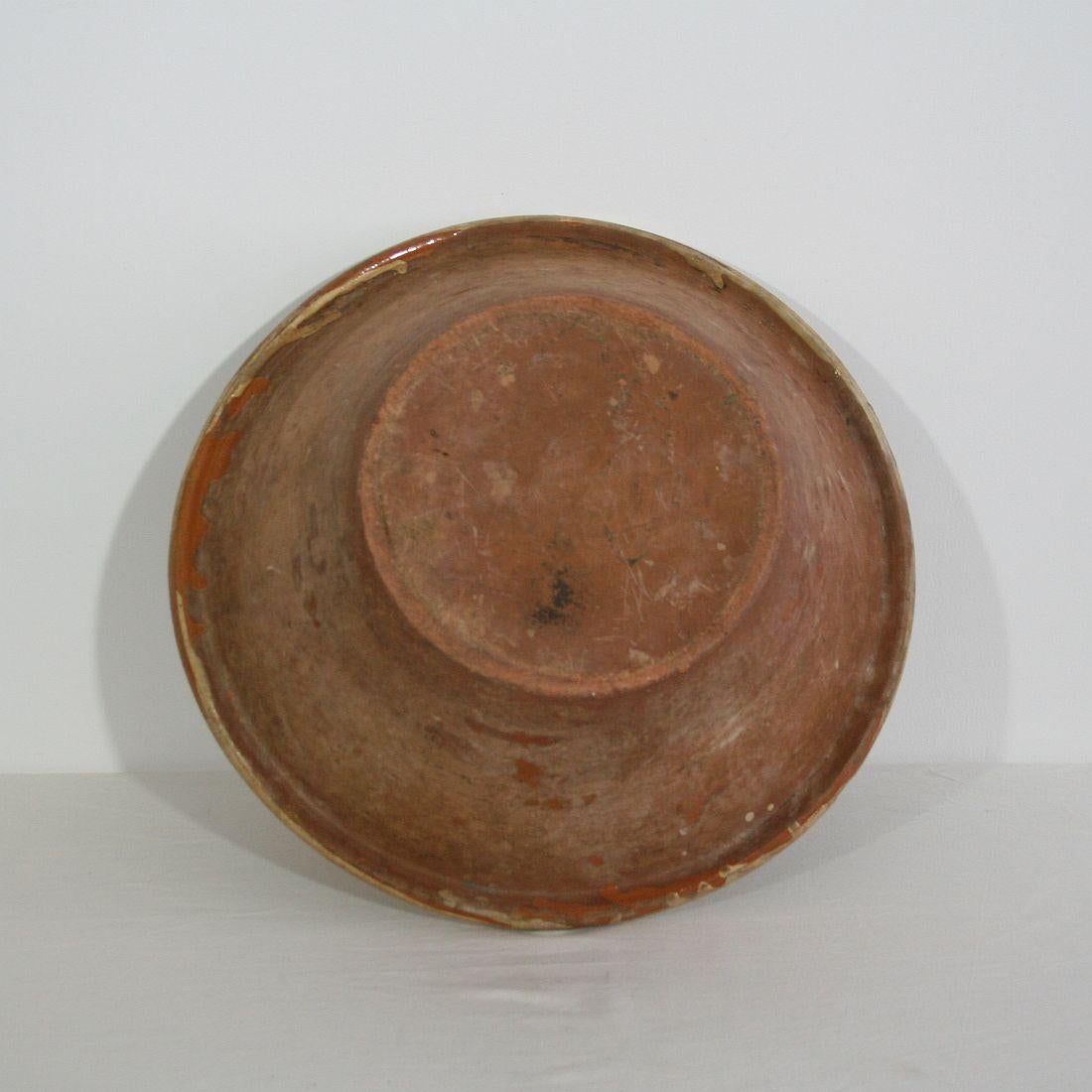 19th Century Spanish Glazed Terracotta Bowl im Zustand „Gut“ in Buisson, FR