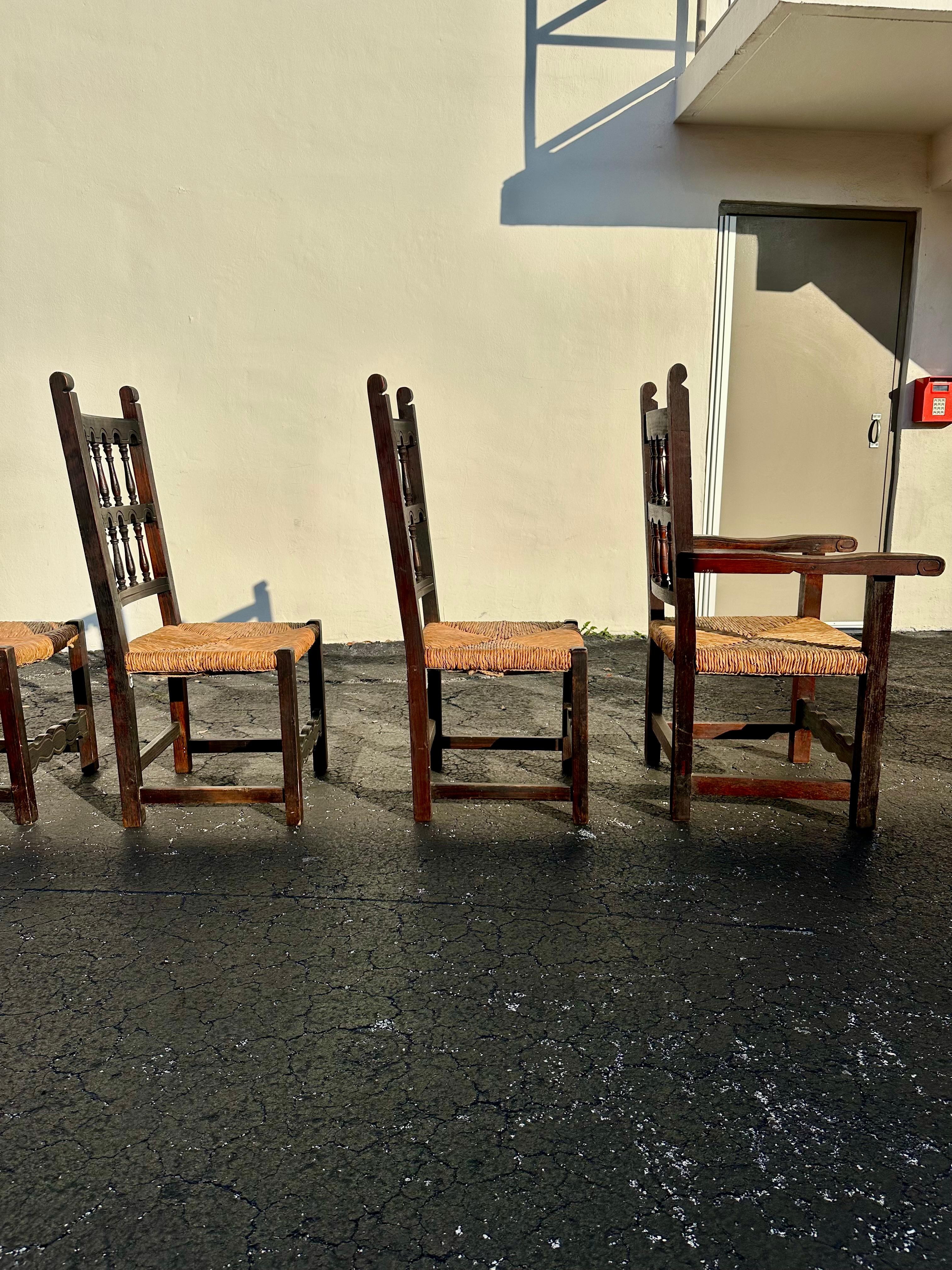 Sedie da pranzo con schienale a scaletta in giunco gotico spagnolo del XIX secolo in vendita 6