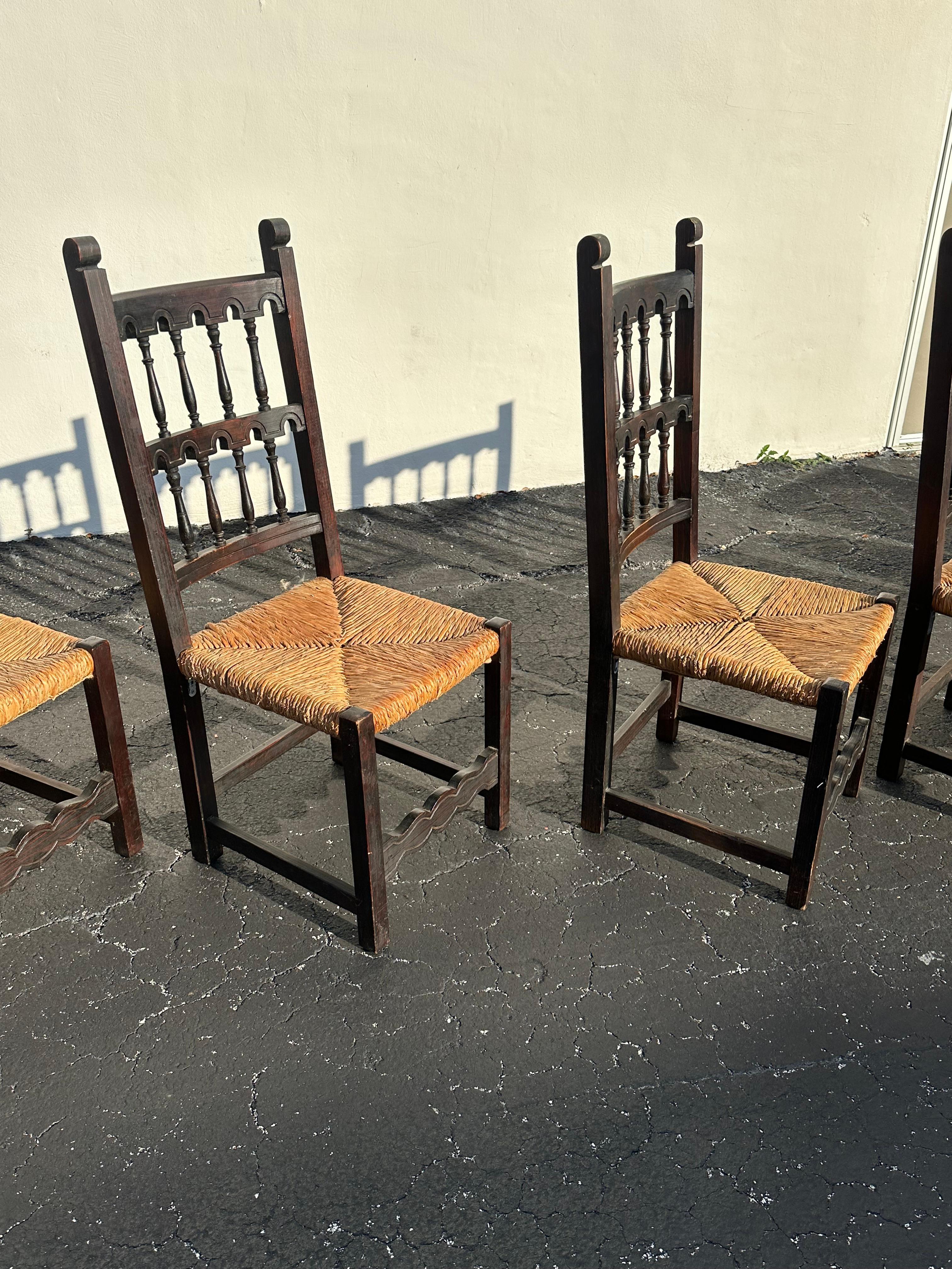 Sedie da pranzo con schienale a scaletta in giunco gotico spagnolo del XIX secolo in vendita 8