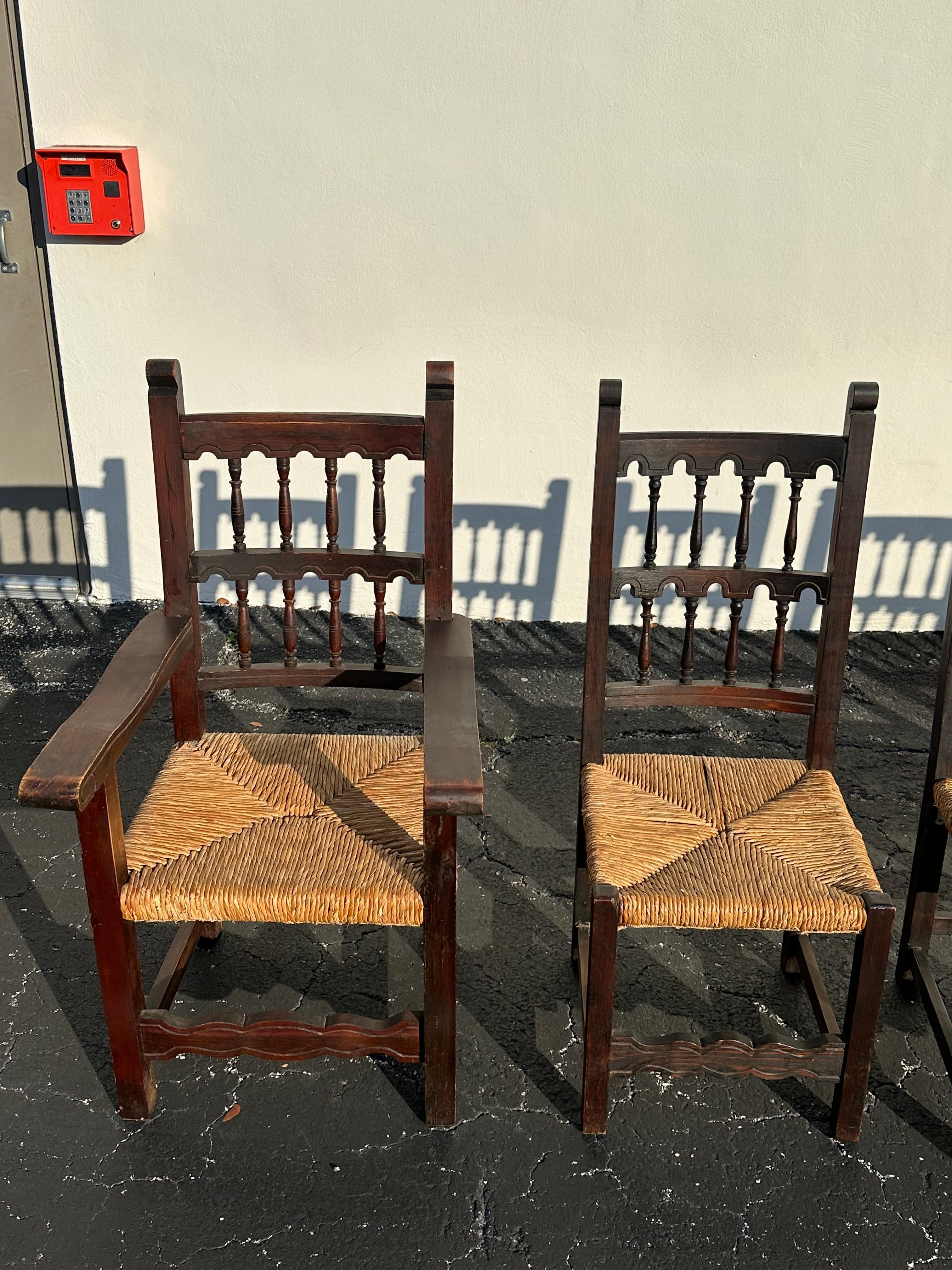 Spagnolo Sedie da pranzo con schienale a scaletta in giunco gotico spagnolo del XIX secolo in vendita