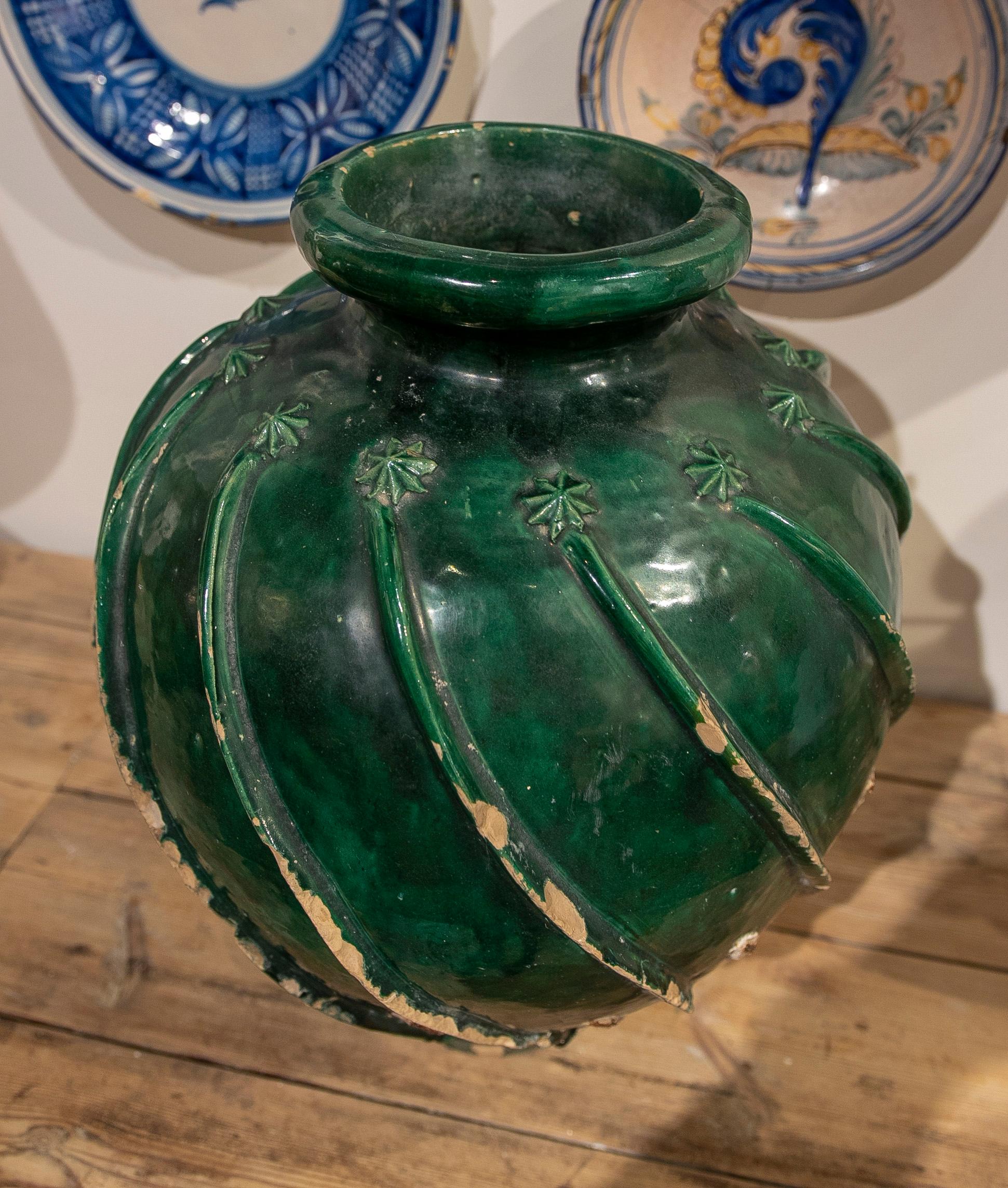 19th Century Spanish Green Glazed Earthenware Jar For Sale 6