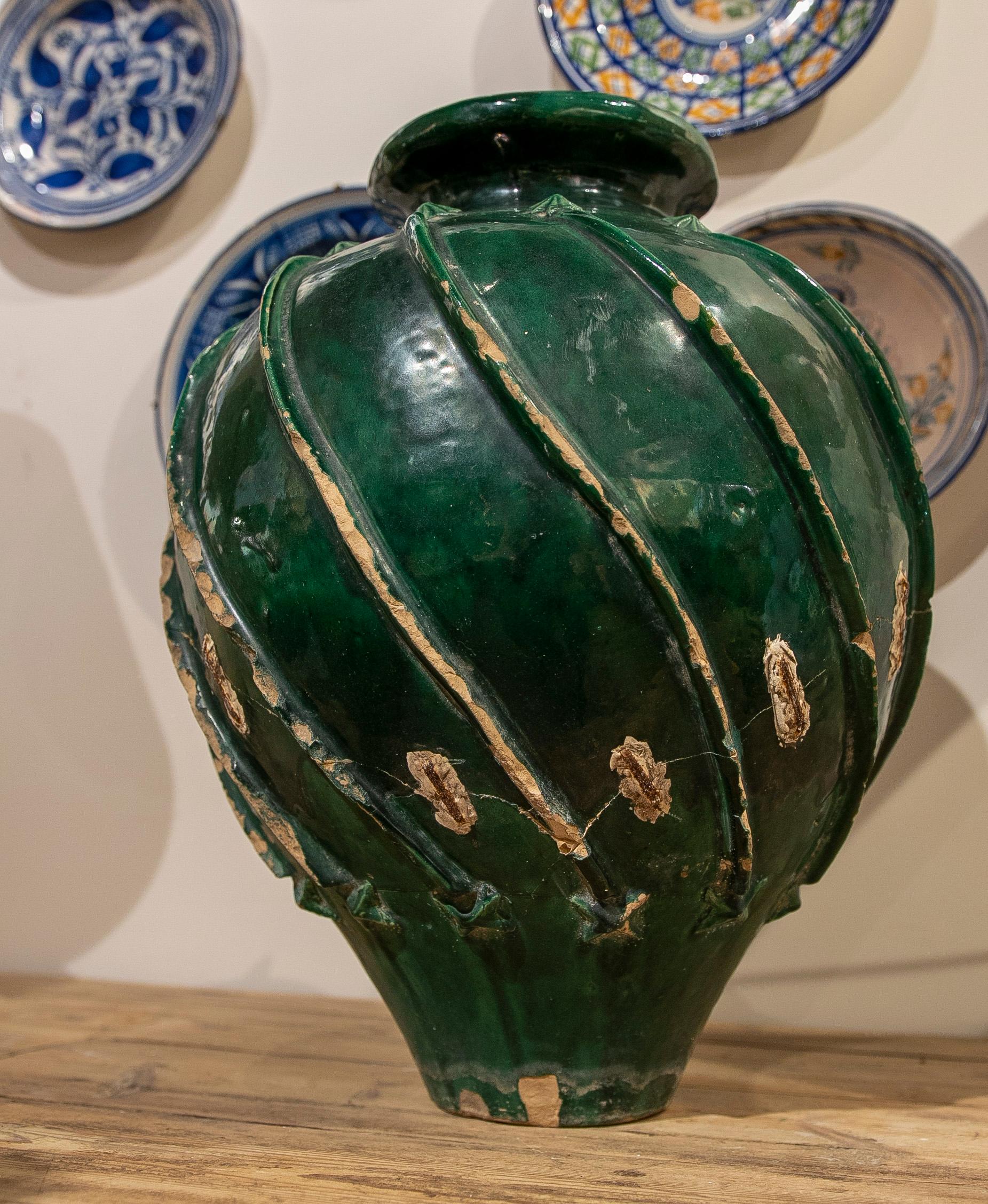 19th Century Spanish Green Glazed Earthenware Jar For Sale 11