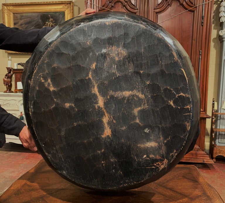 19th Century Spanish Hand Carved Decorative Fruit Bowl For Sale at 1stDibs