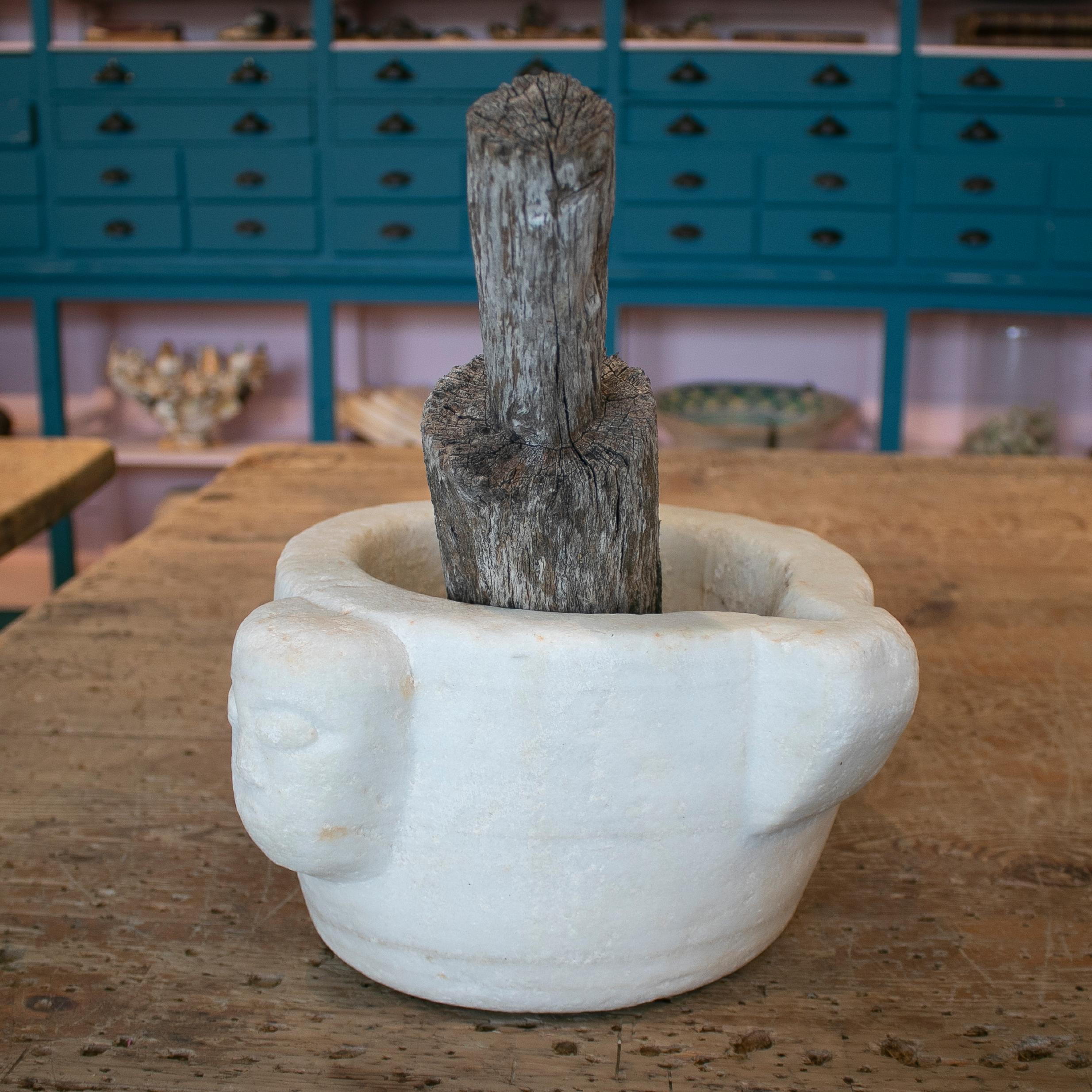 19th Century Spanish Hand Carved Inscribed Marble Mortar w/ Wooden Pestle In Good Condition In Marbella, ES