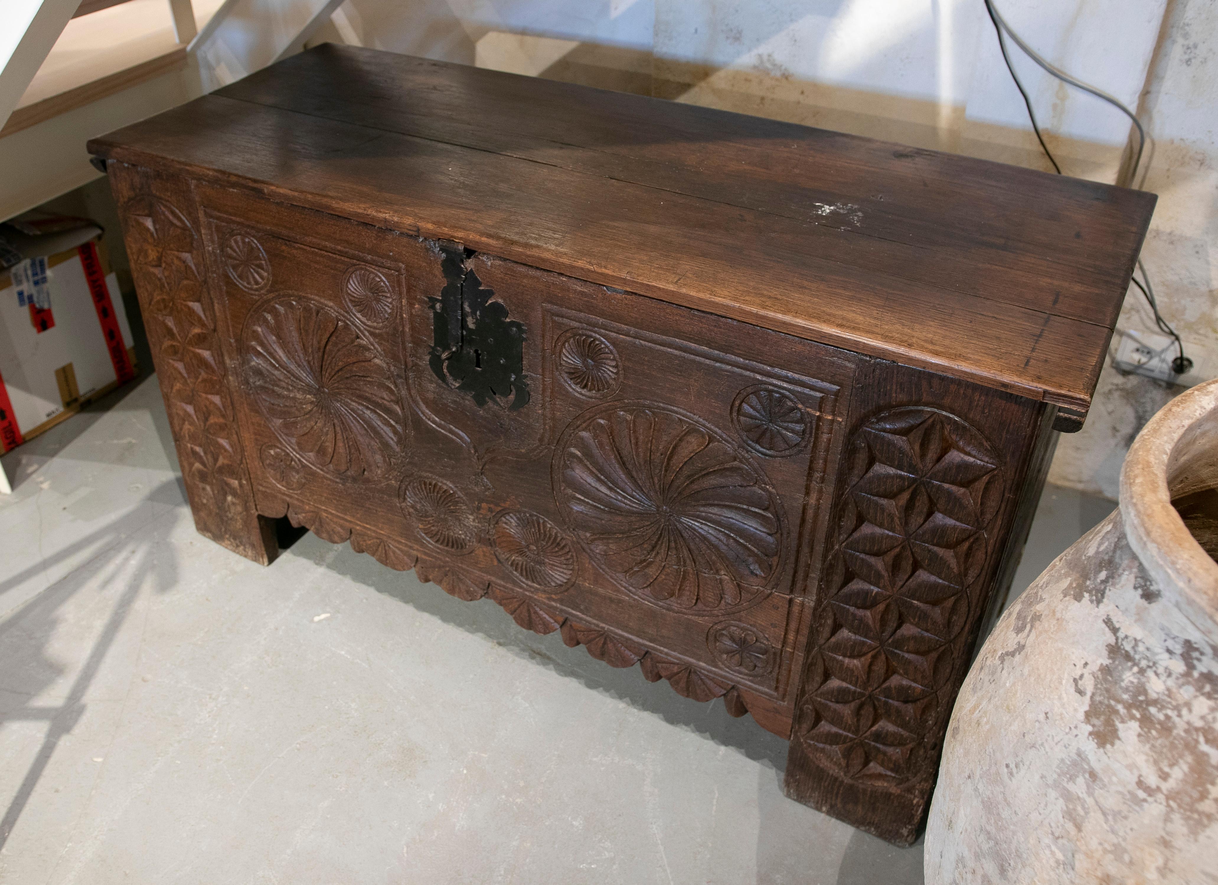 19th Century Spanish Hand Carved Wooden Box with Round Geometric Shapes  2