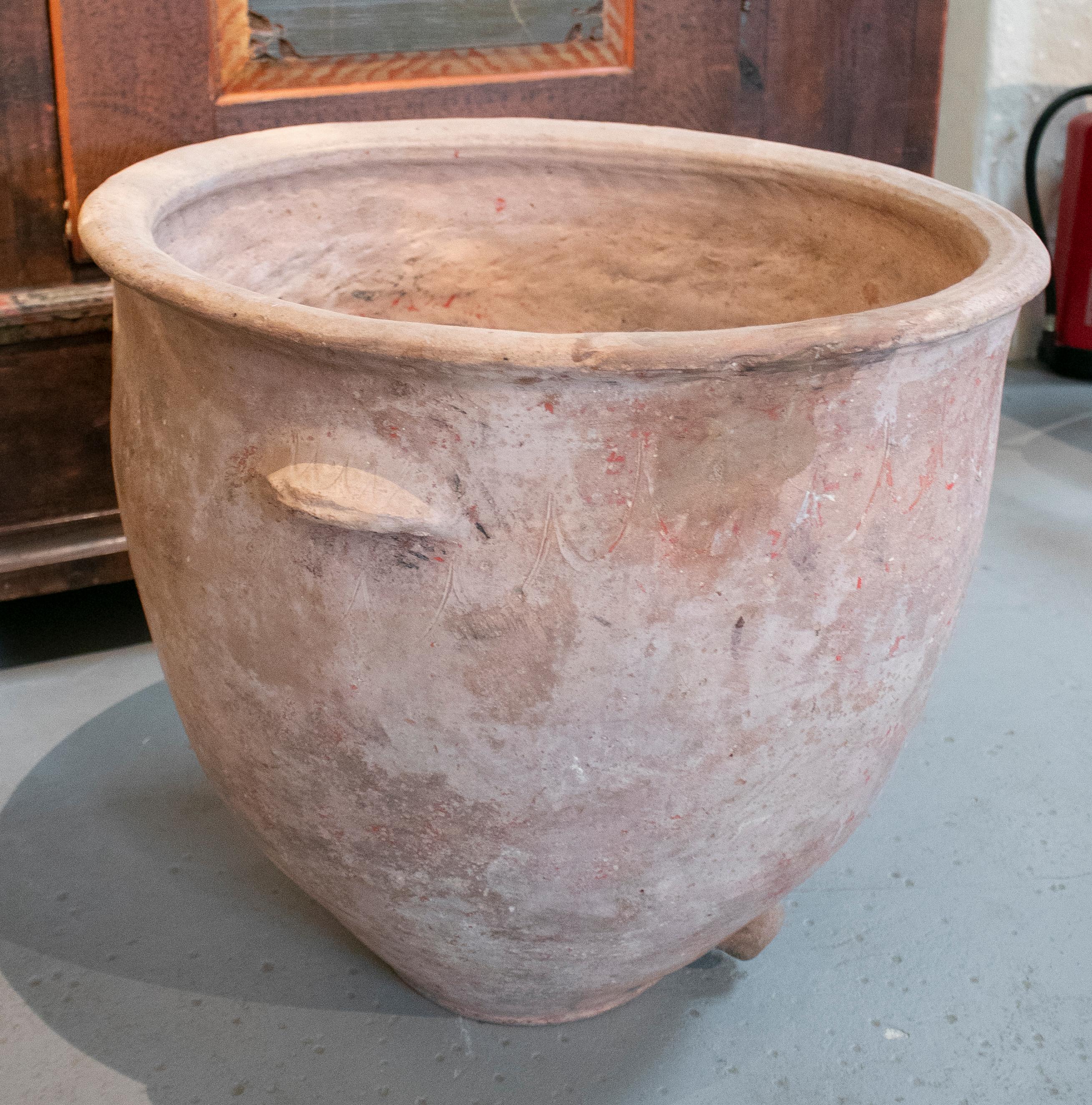 19th Century Spanish Handmade Terracotta Vase with Drain In Good Condition In Marbella, ES