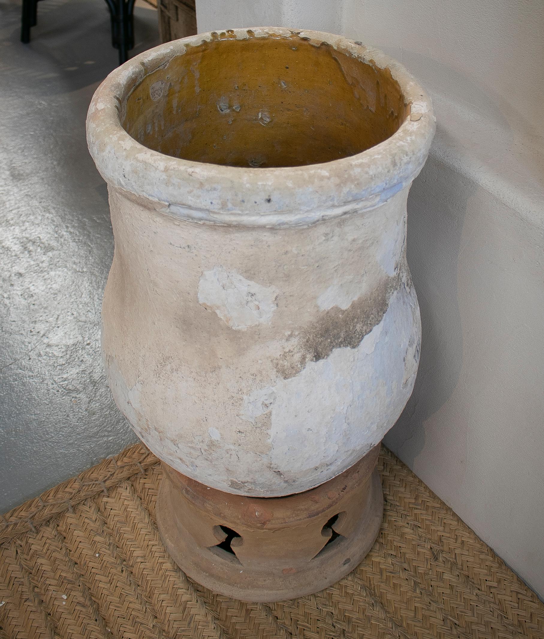 19th Century Spanish Handmade Large Whitewashed Terracotta Vase Jar In Good Condition In Marbella, ES