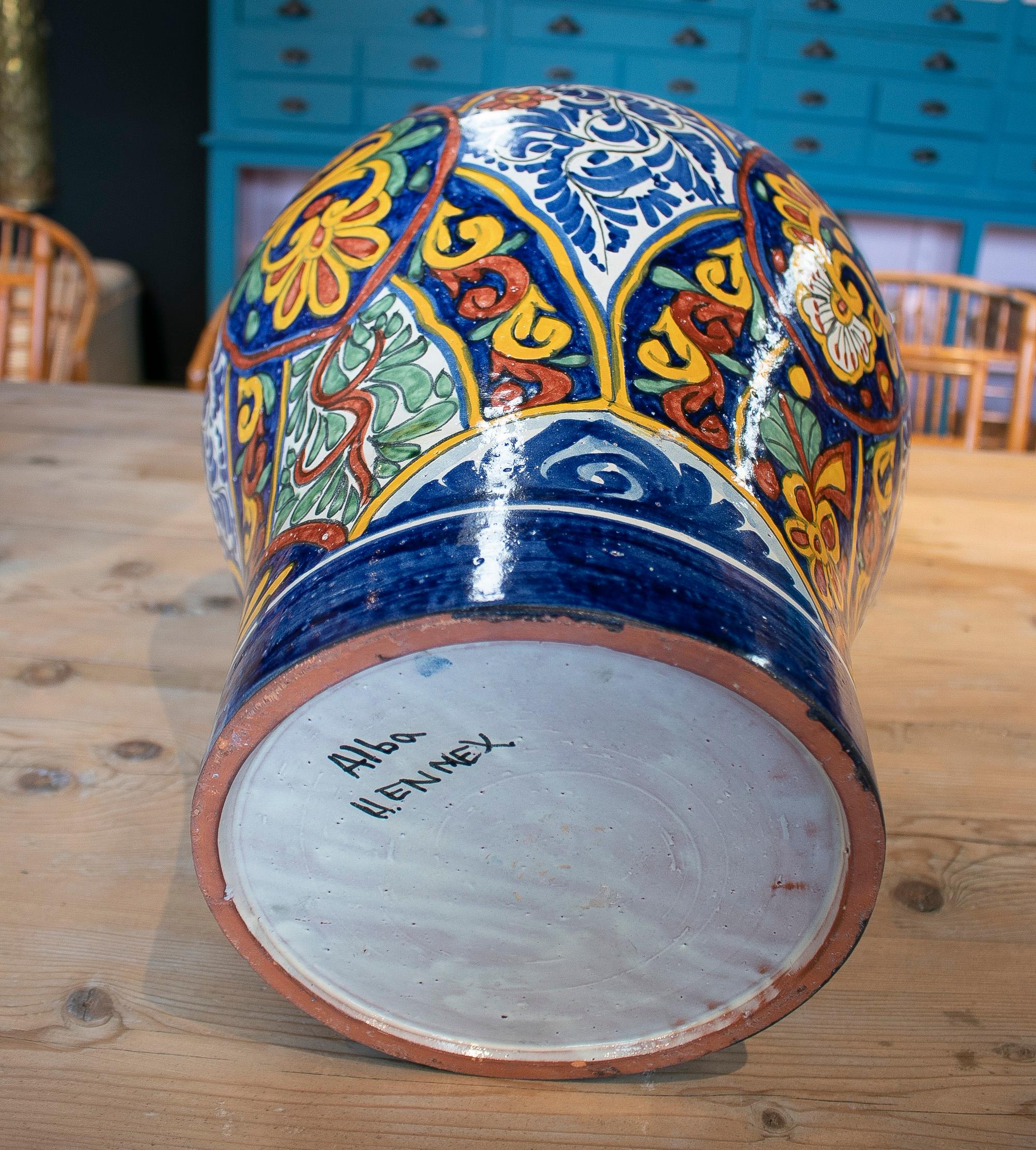 19th Century Spanish Handmade Traditional Ceramic Vase Signed Alba H. Ennex For Sale 9