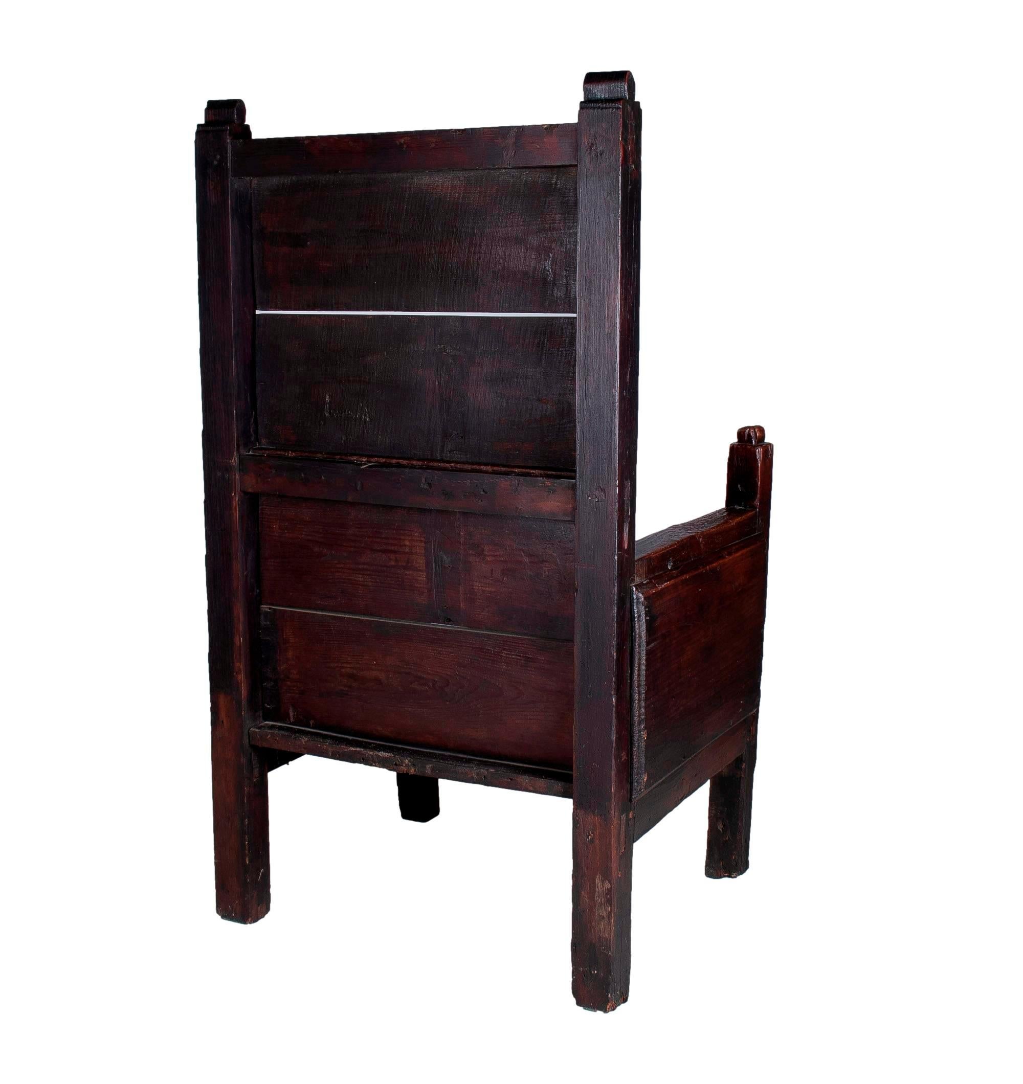 Bois Fauteuil de canapé espagnol du 19ème siècle en bois fait à la main avec haut dossier en vente