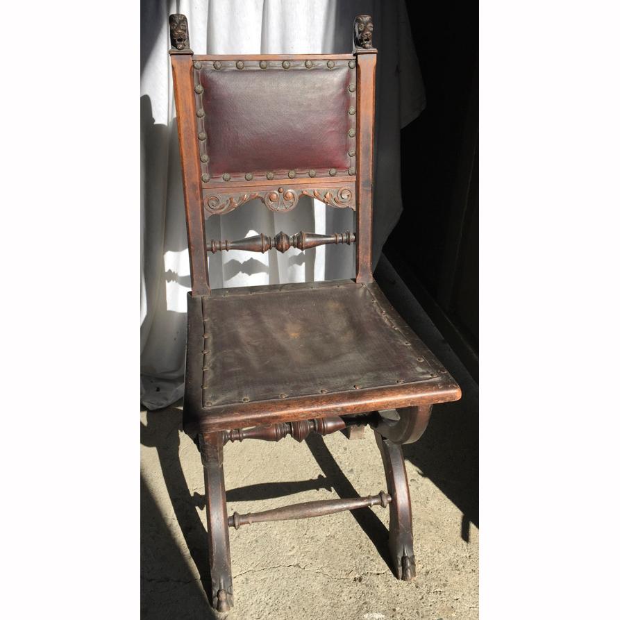 19th Century Spanish Leather Oak Chair  For Sale 1