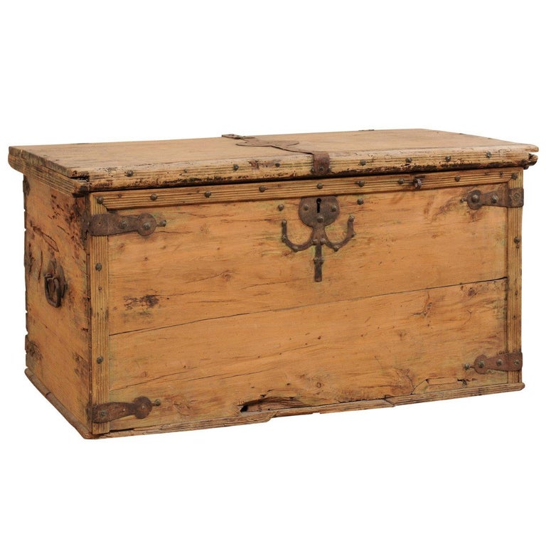19th Century Spanish Light Wood Coffer Or Small Coffee Table 19th Century Spanish Light Wood Coffer Or Small Coffee Table