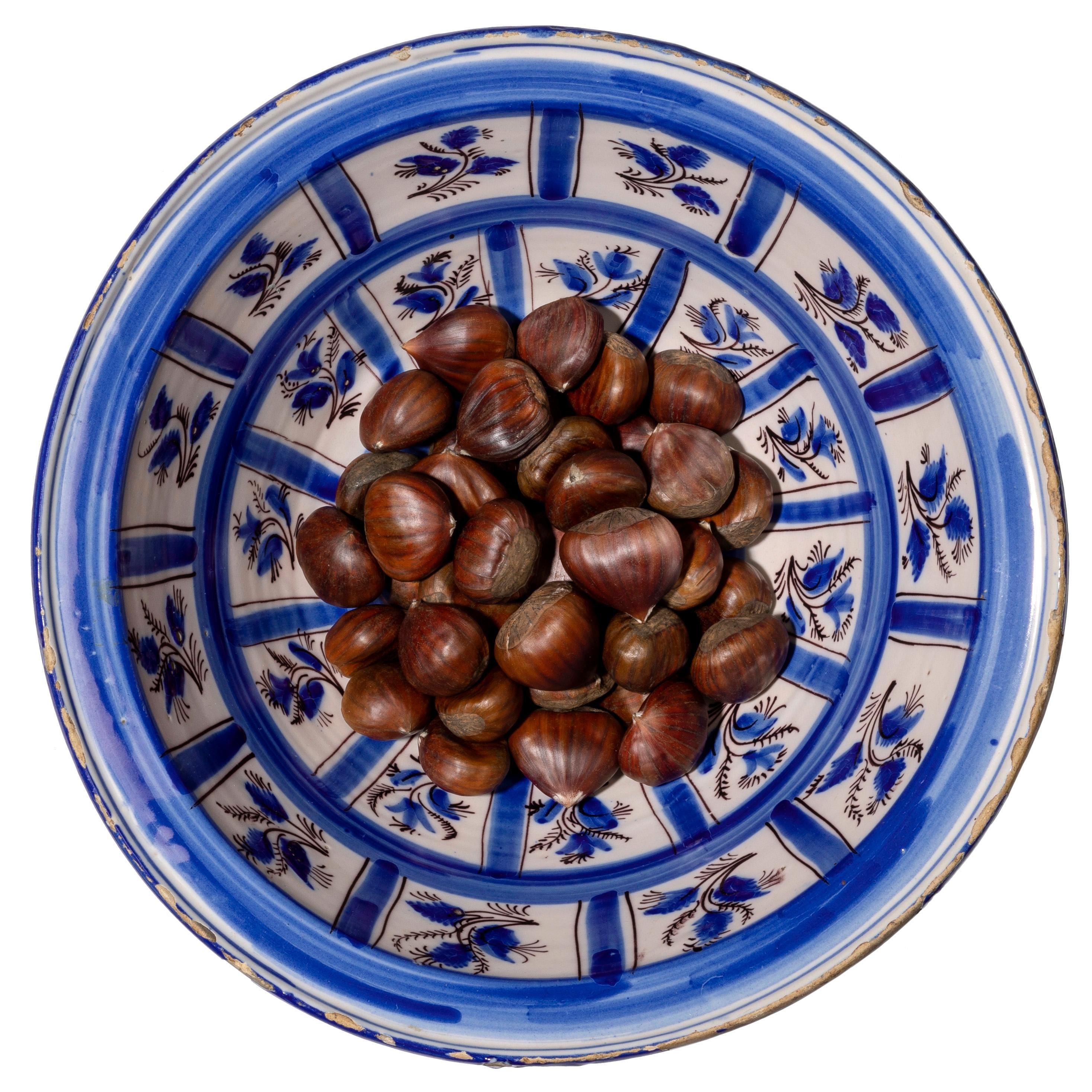 19th Century Spanish Manises Glazed Ceramic Castañera or Chestnut Bowl For Sale 3