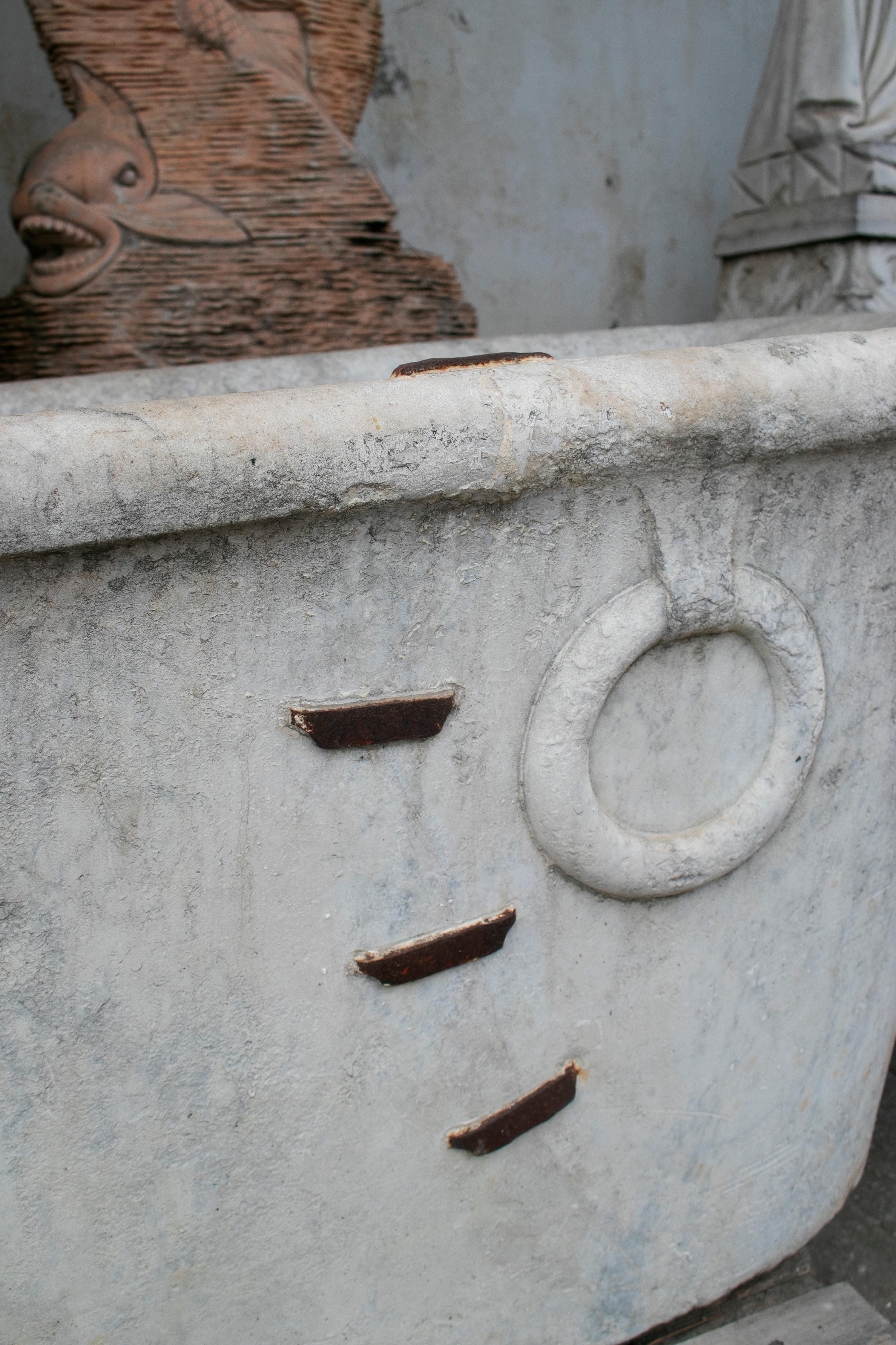 19th Century Spanish Marble Bath with Rings Restored Using Iron Grapples For Sale 4