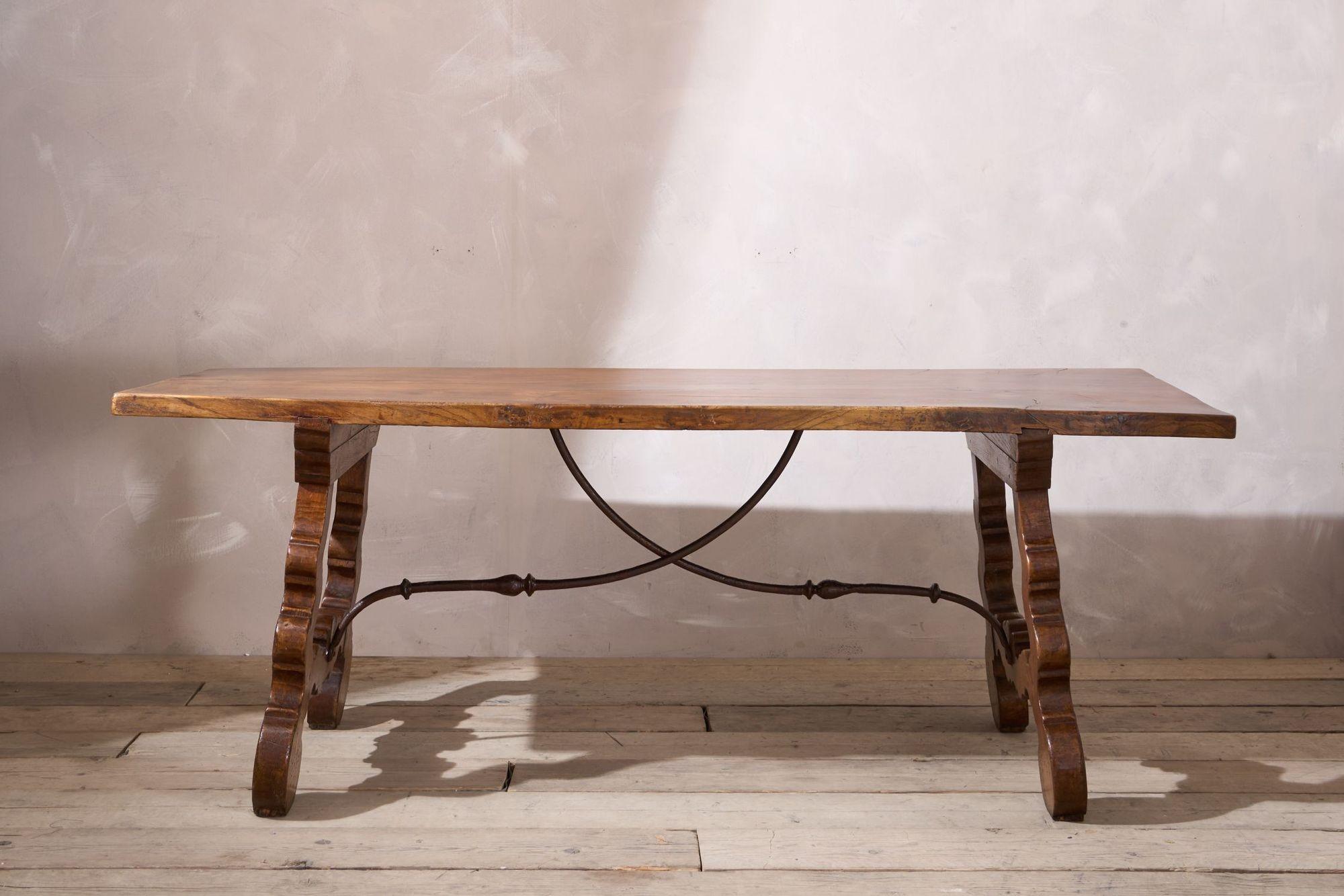 19th century Spanish oak dining table with single plank top 6