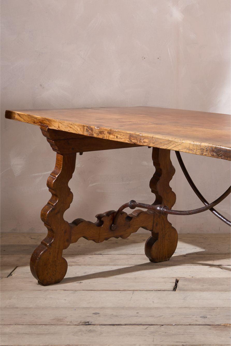 19th century Spanish oak dining table with single plank top In Excellent Condition In Malton, GB