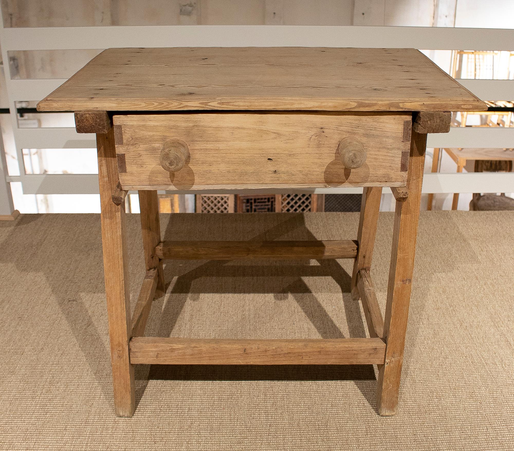 Mesa Tocinera Española del Siglo XIX de un Cajón de Madera de Pino 1