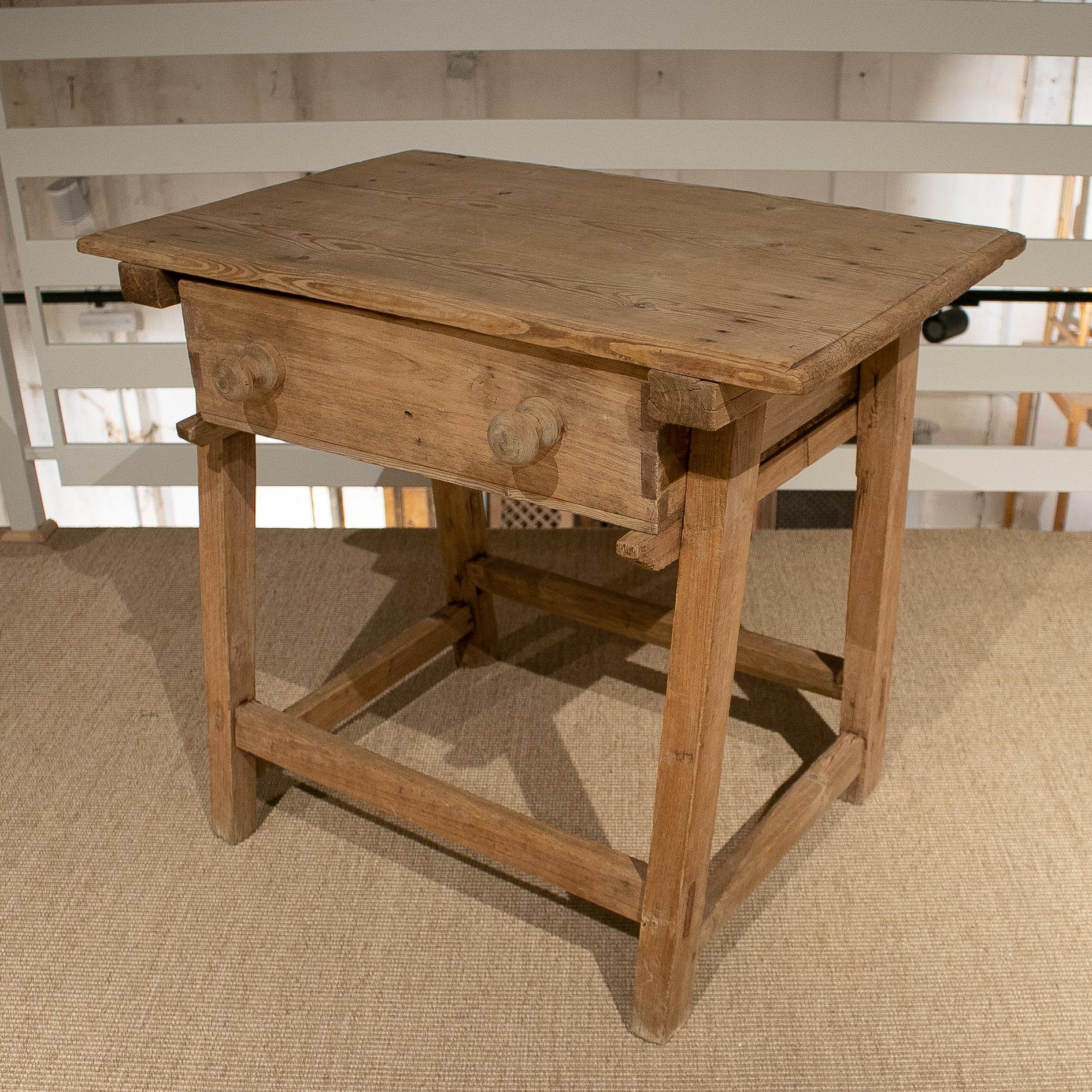 Mesa Tocinera Española del Siglo XIX de un Cajón de Madera de Pino 2