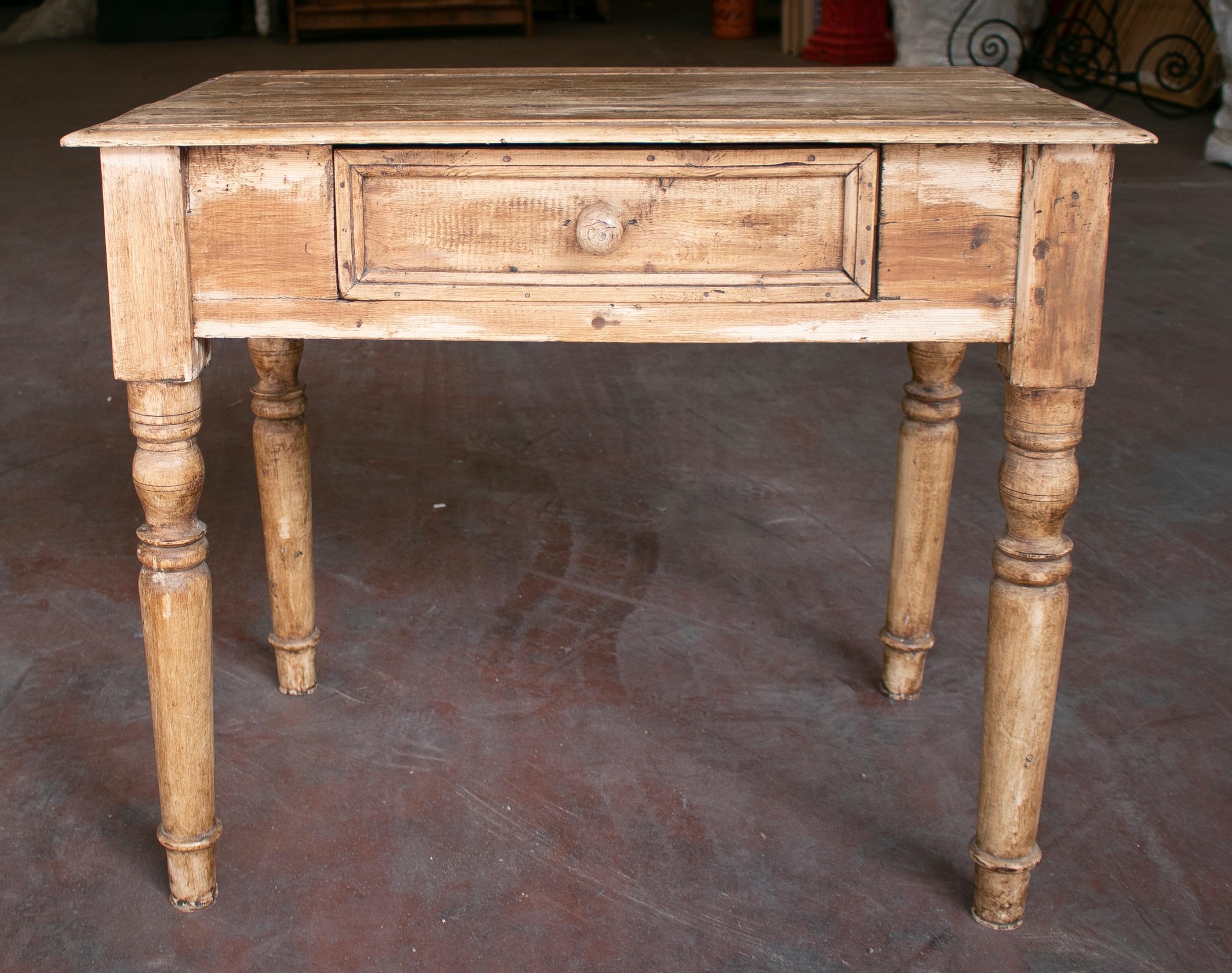 19th Century Spanish One-Drawer Pinewood Country Table In Good Condition For Sale In Marbella, ES