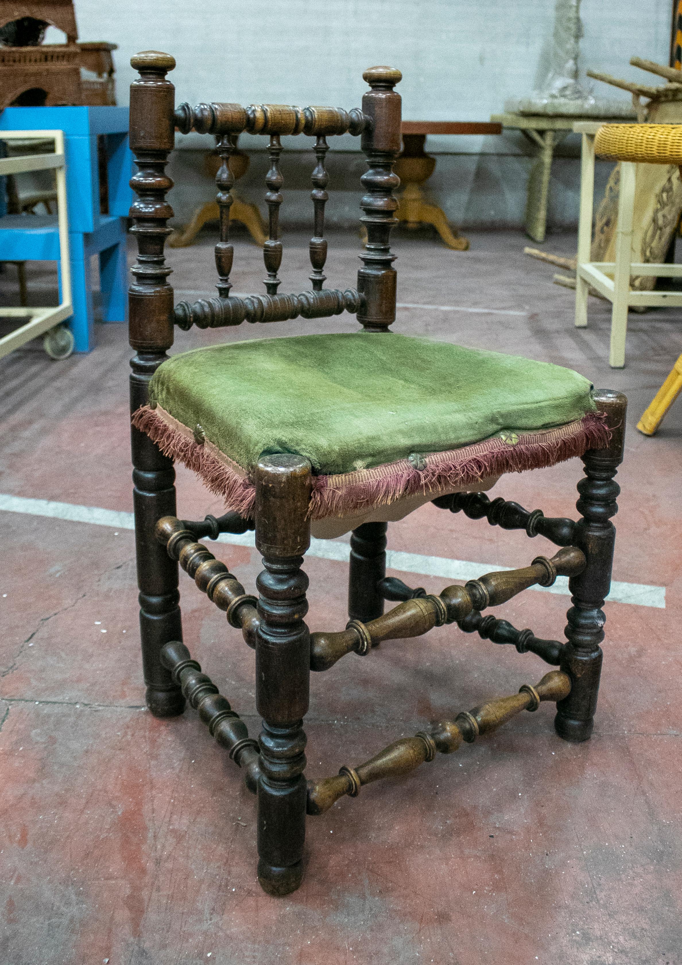 Wood 19th Century Spanish Pair of Chairs with Turned Feet and Velvet Upholstered Seat For Sale