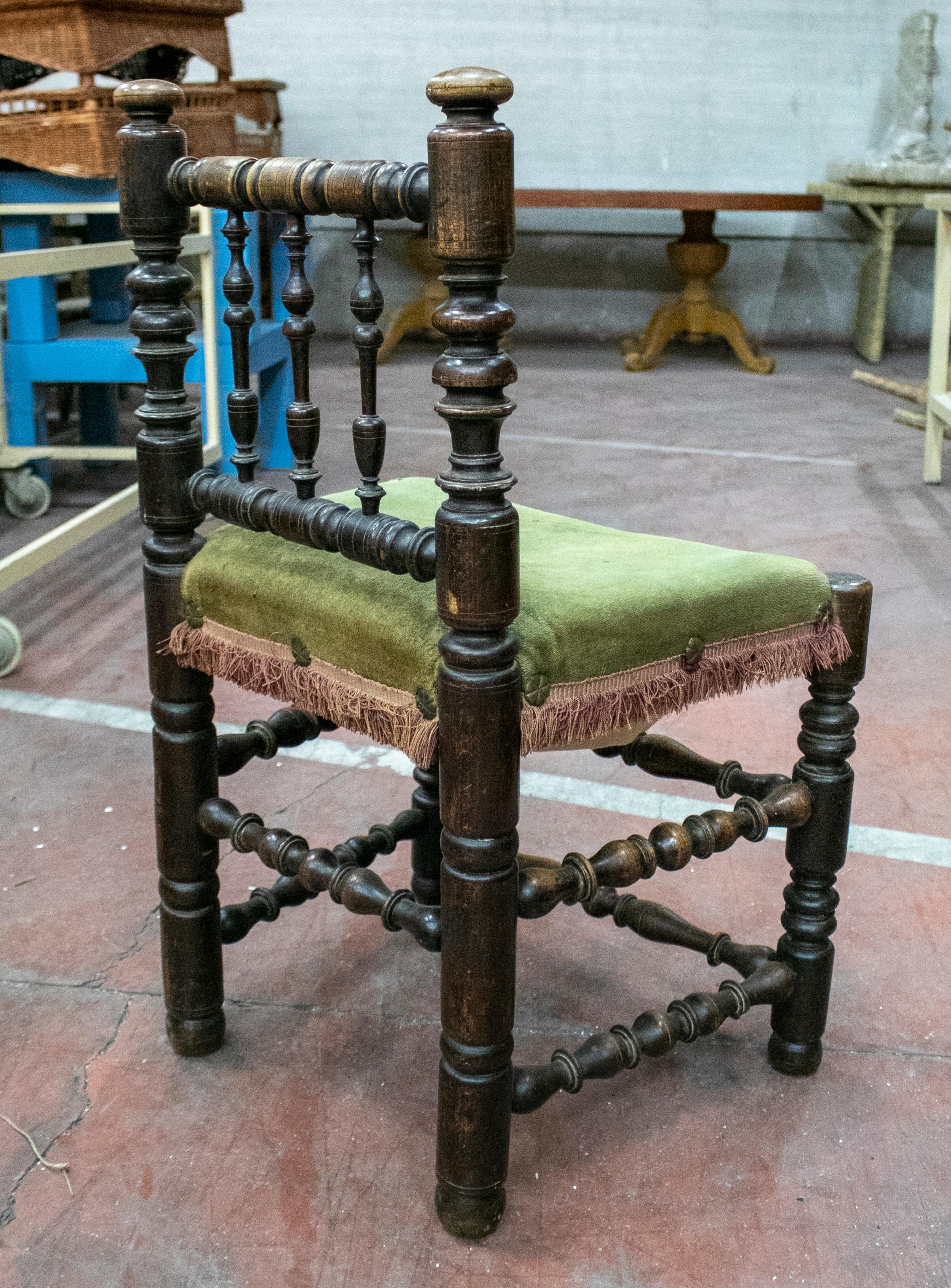 19th Century Spanish Pair of Chairs with Turned Feet and Velvet Upholstered Seat For Sale 1