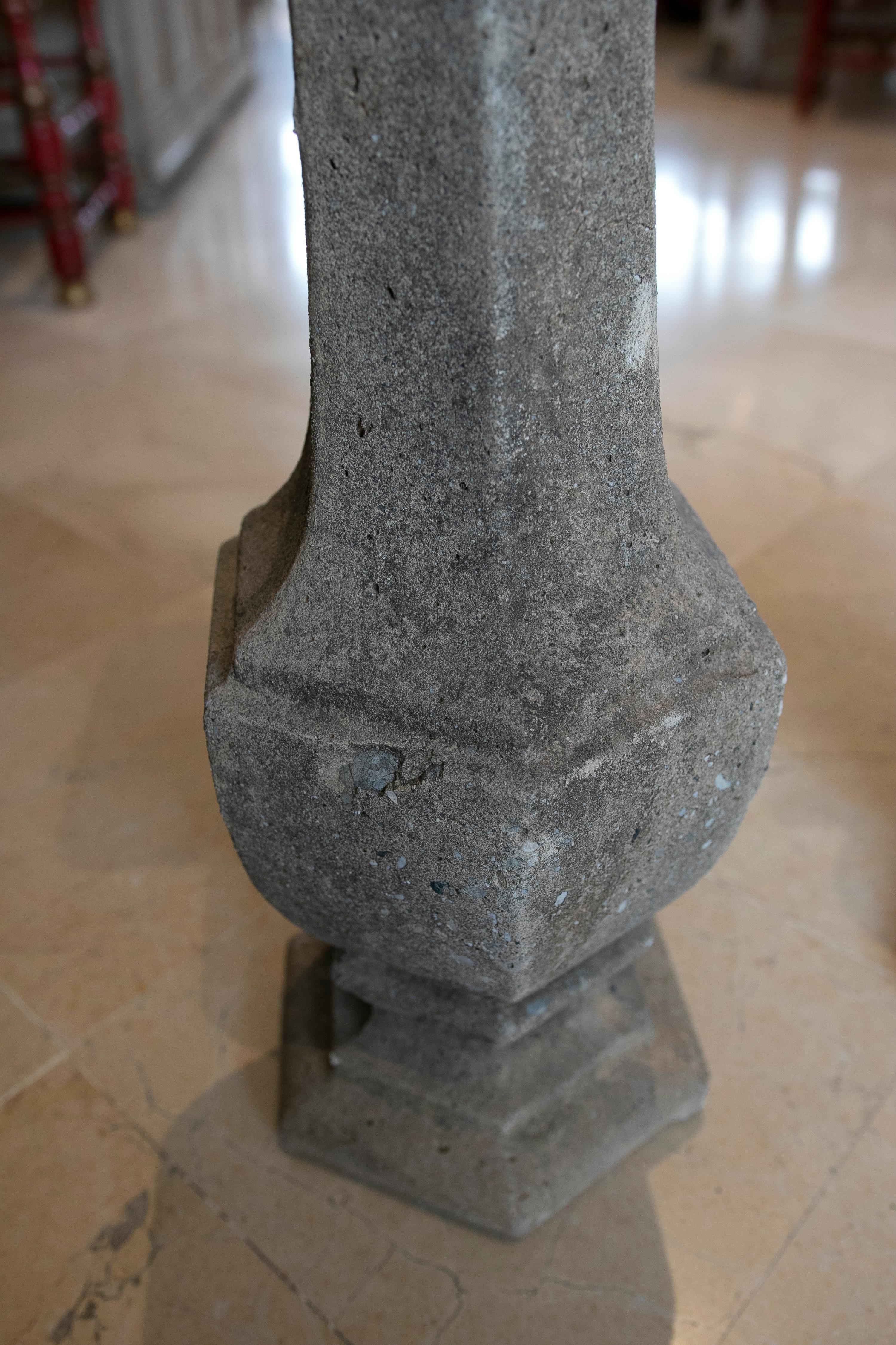 Coppia di balaustre in pietra spagnola del XIX secolo in vendita 5
