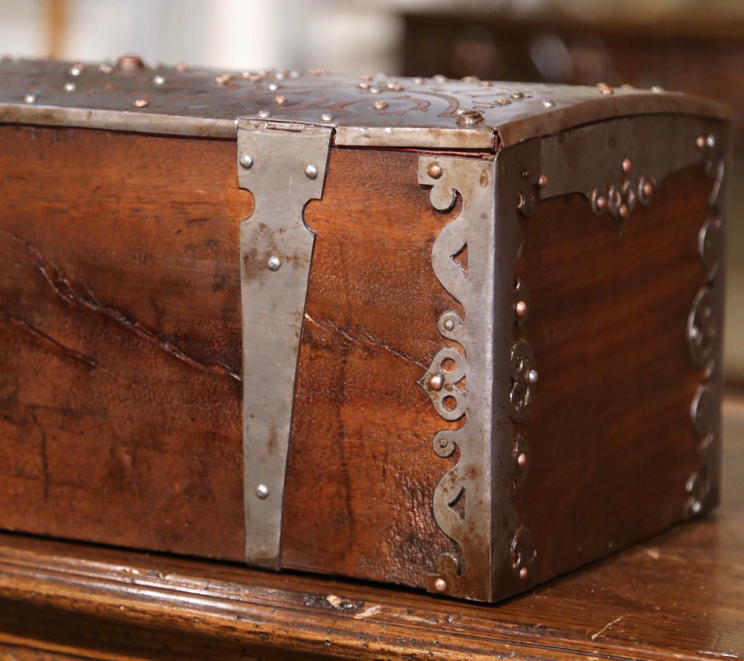 19th Century Spanish Polished Iron Box with Pierced Engraved Geometric Motifs For Sale 11