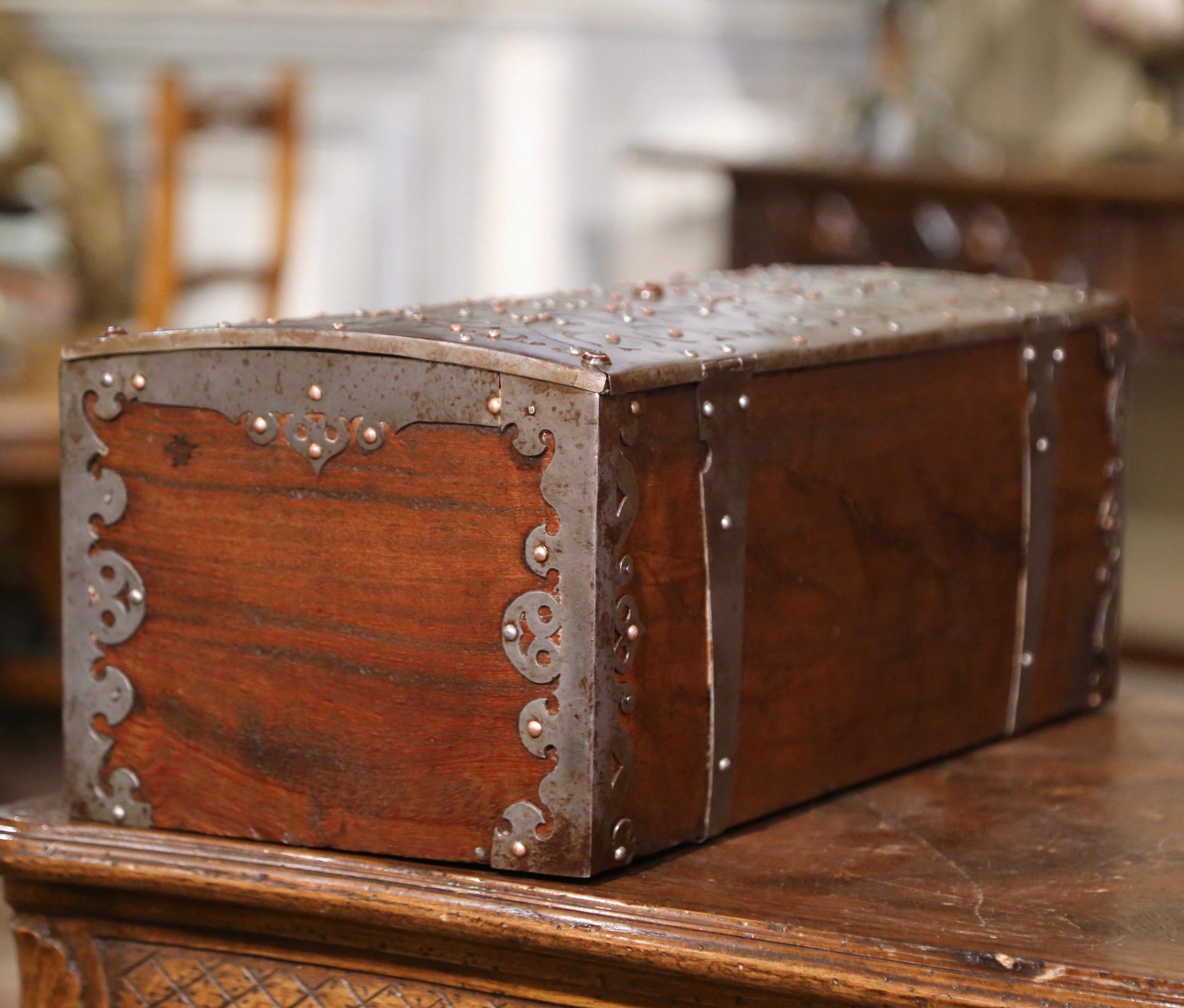 19th Century Spanish Polished Iron Box with Pierced Engraved Geometric Motifs For Sale 12