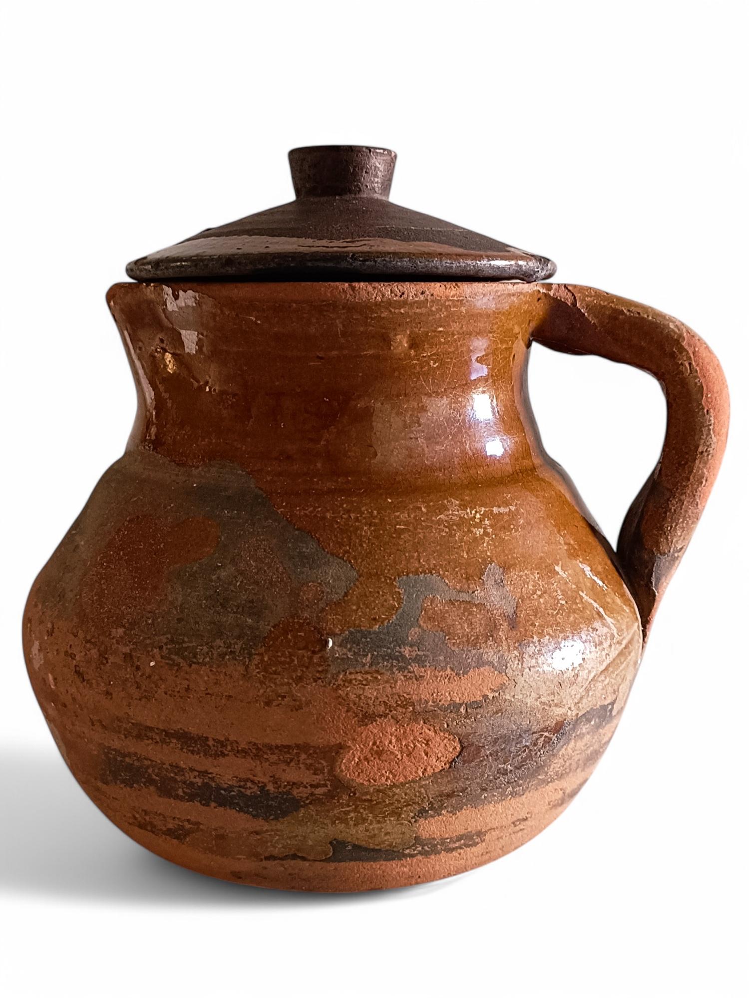 Spanische rustikale patinierte Terrakotta-Teppichschale mit Deckel aus dem 19. Jahrhundert im Angebot 10