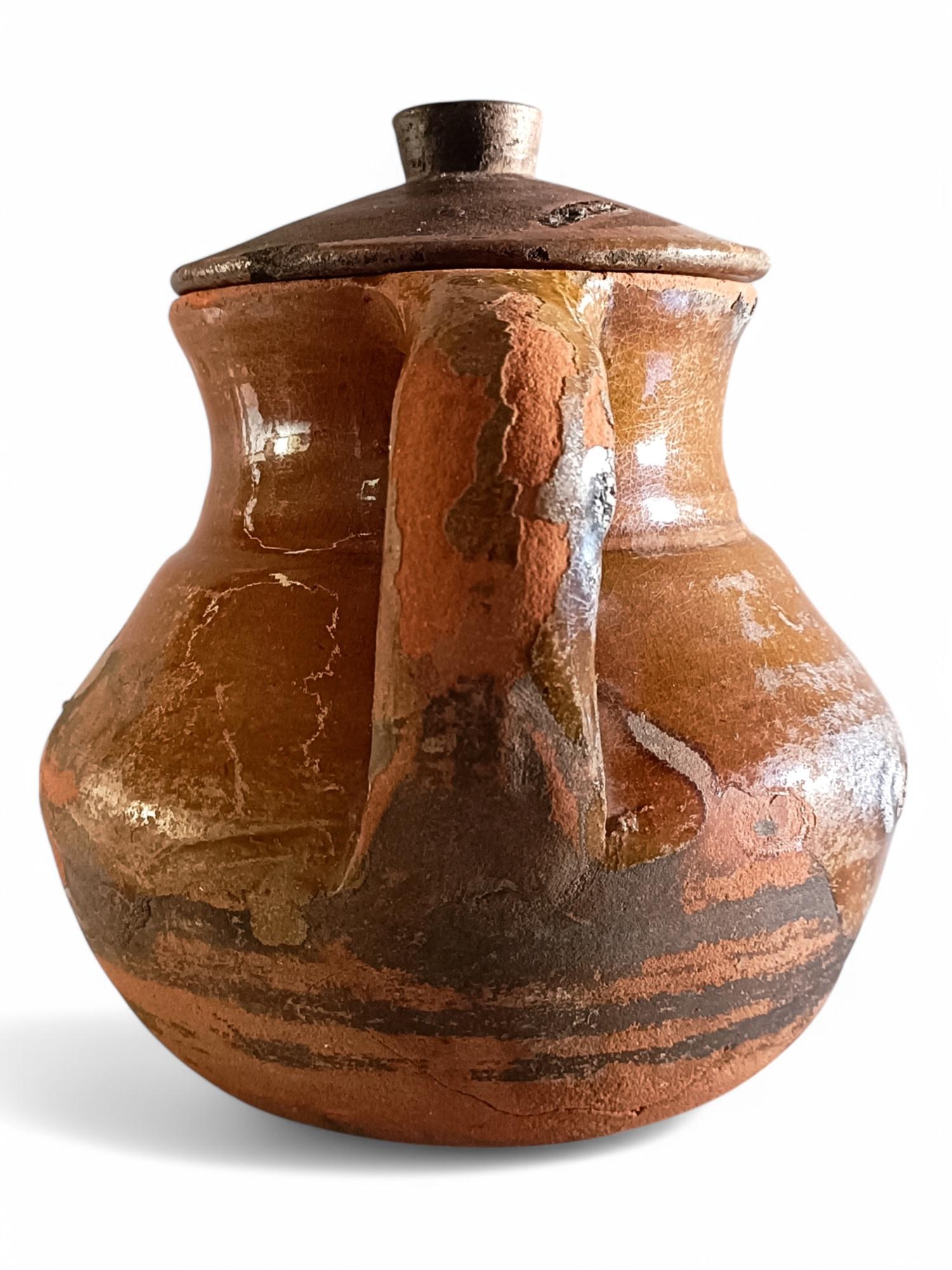 Spanische rustikale patinierte Terrakotta-Teppichschale mit Deckel aus dem 19. Jahrhundert (Rustikal) im Angebot
