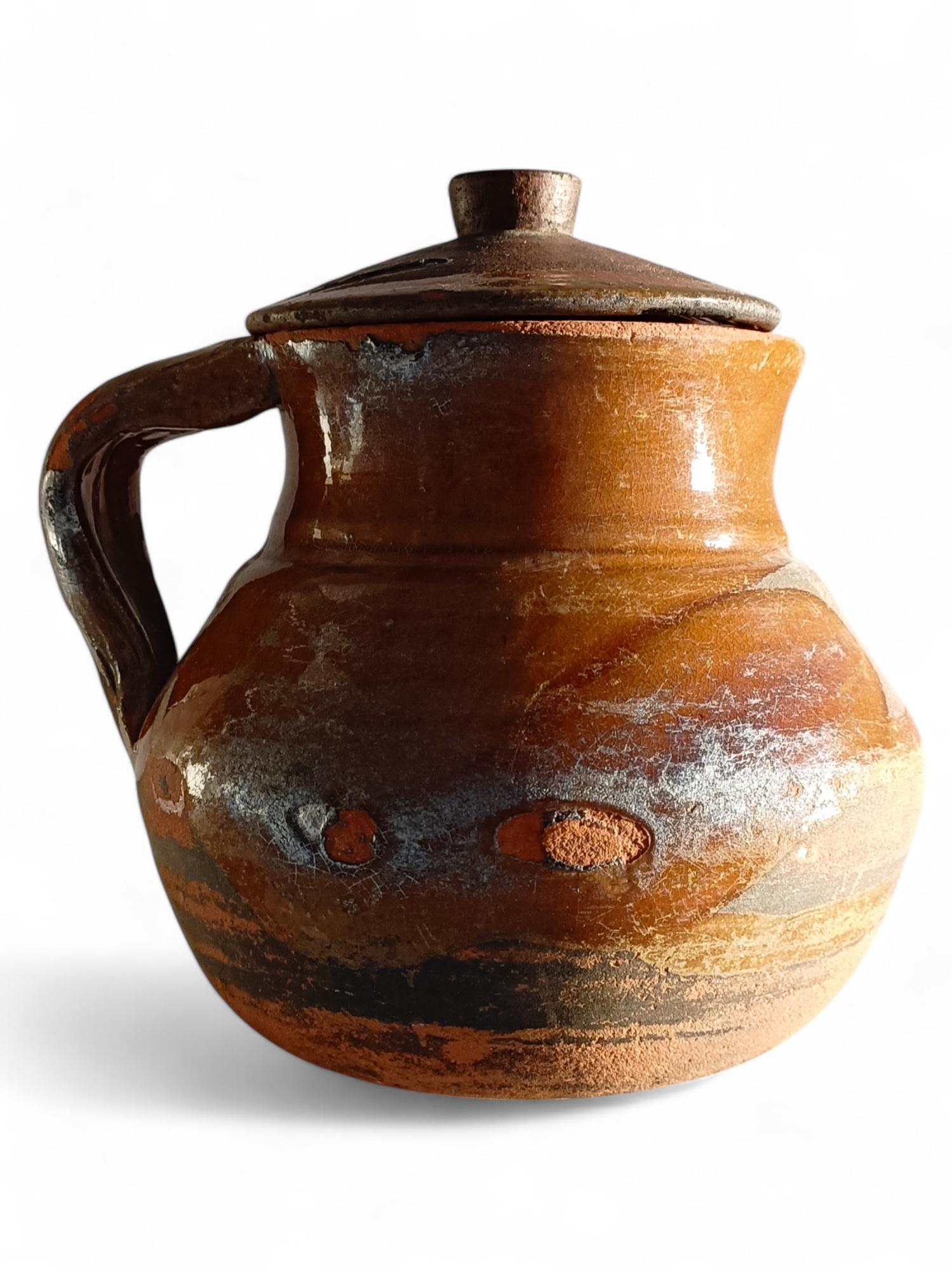 Spanische rustikale patinierte Terrakotta-Teppichschale mit Deckel aus dem 19. Jahrhundert (Keramik) im Angebot