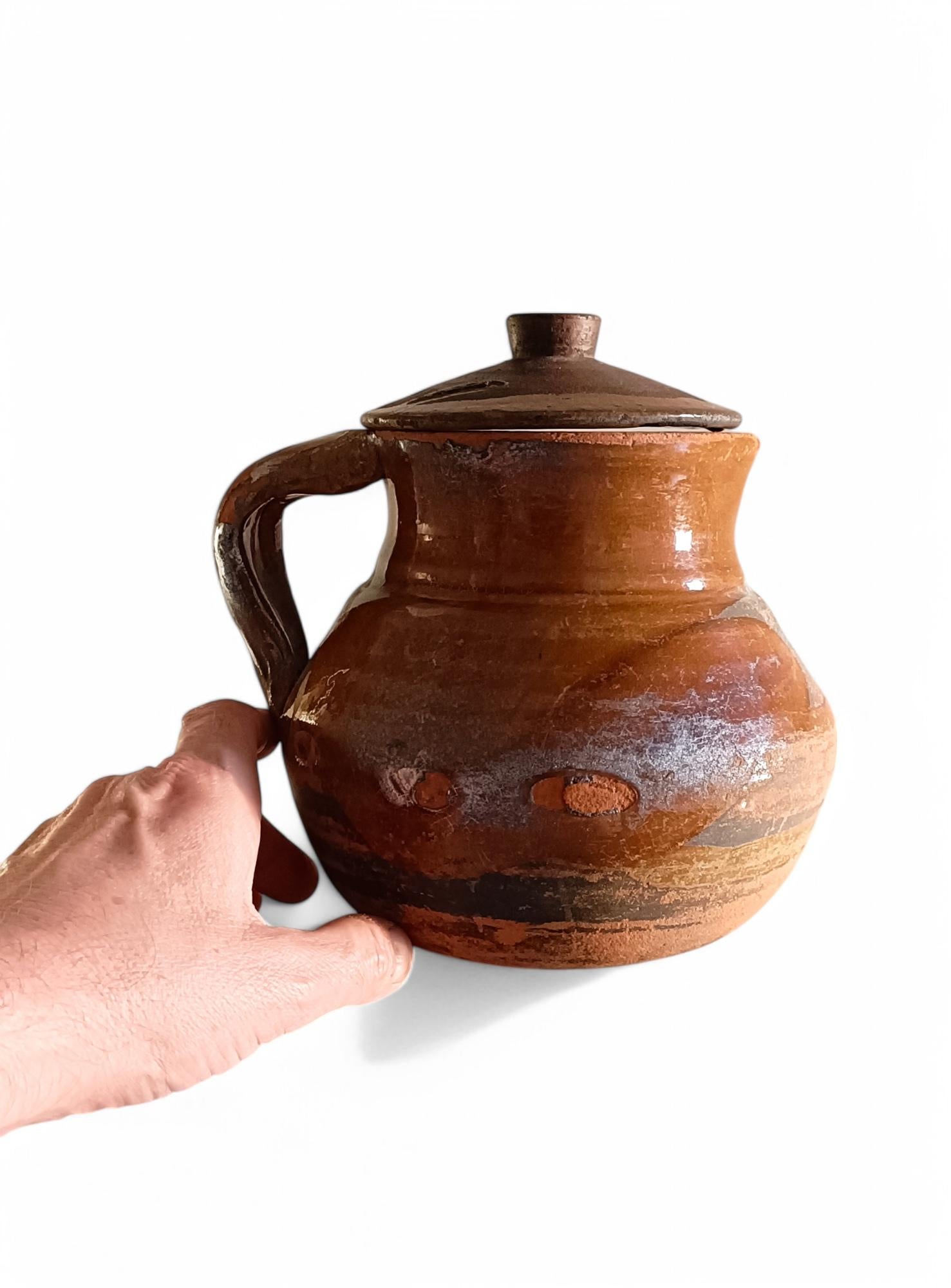 Spanische rustikale patinierte Terrakotta-Teppichschale mit Deckel aus dem 19. Jahrhundert im Angebot 1