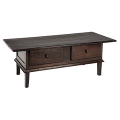 Table basse espagnole de style provincial du XIXe siècle, en châtaignier, avec deux tiroirs
