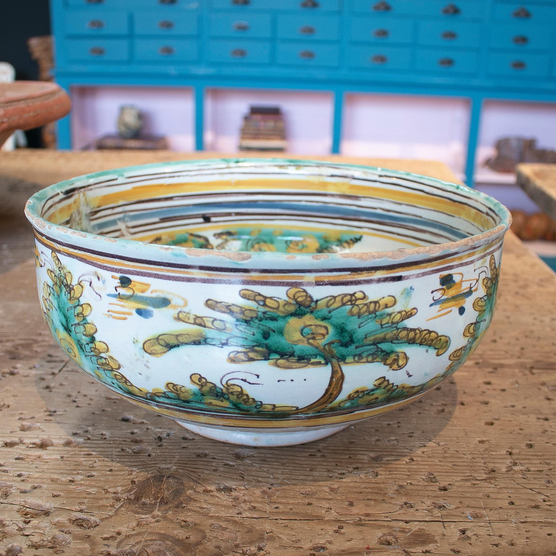spanish painted pottery