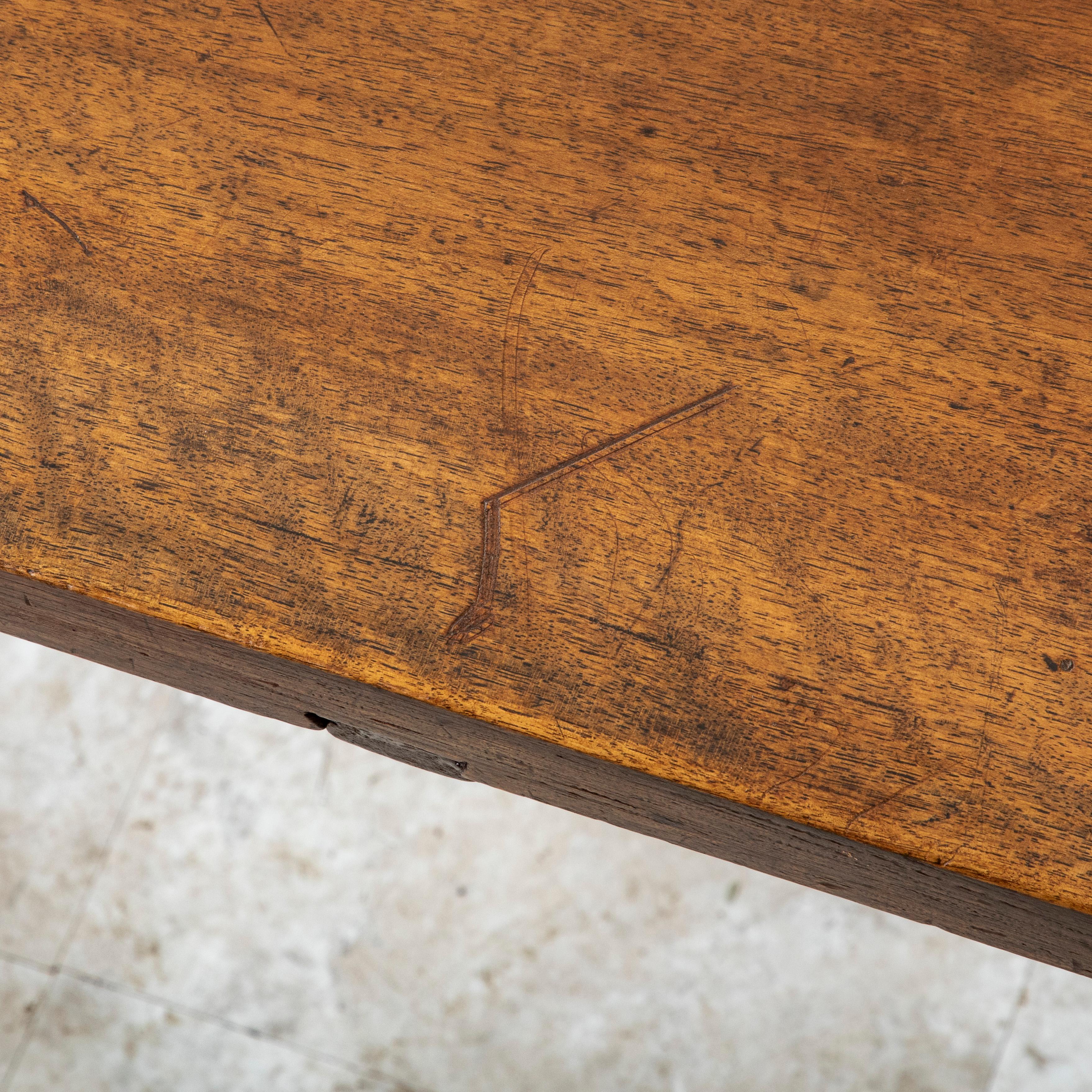 19th Century Spanish Renaissance Hand Carved Walnut Console Table, Desk, c. 1850 in vendita 3