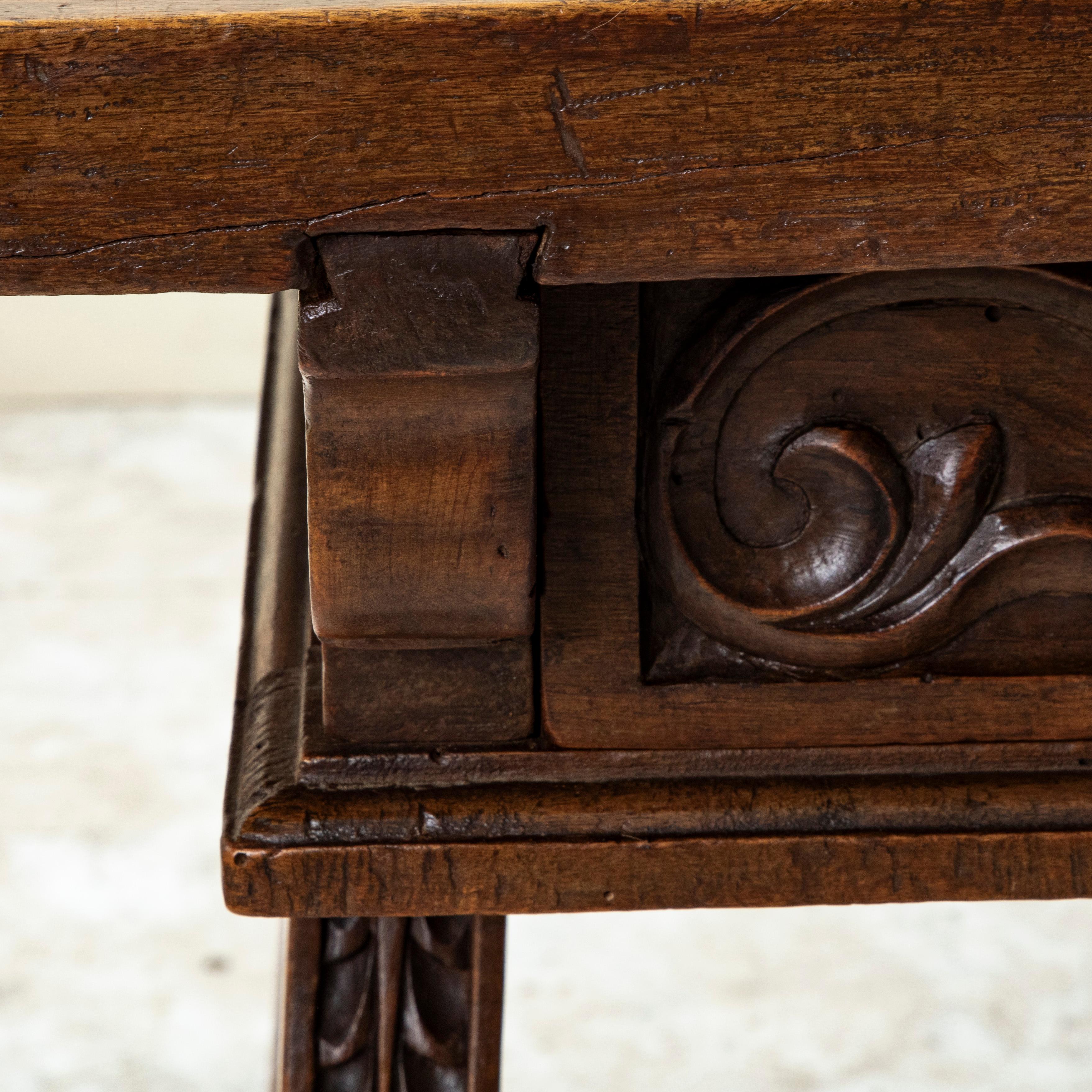 19th Century Spanish Renaissance Hand Carved Walnut Console Table, Desk, c. 1850 in vendita 5