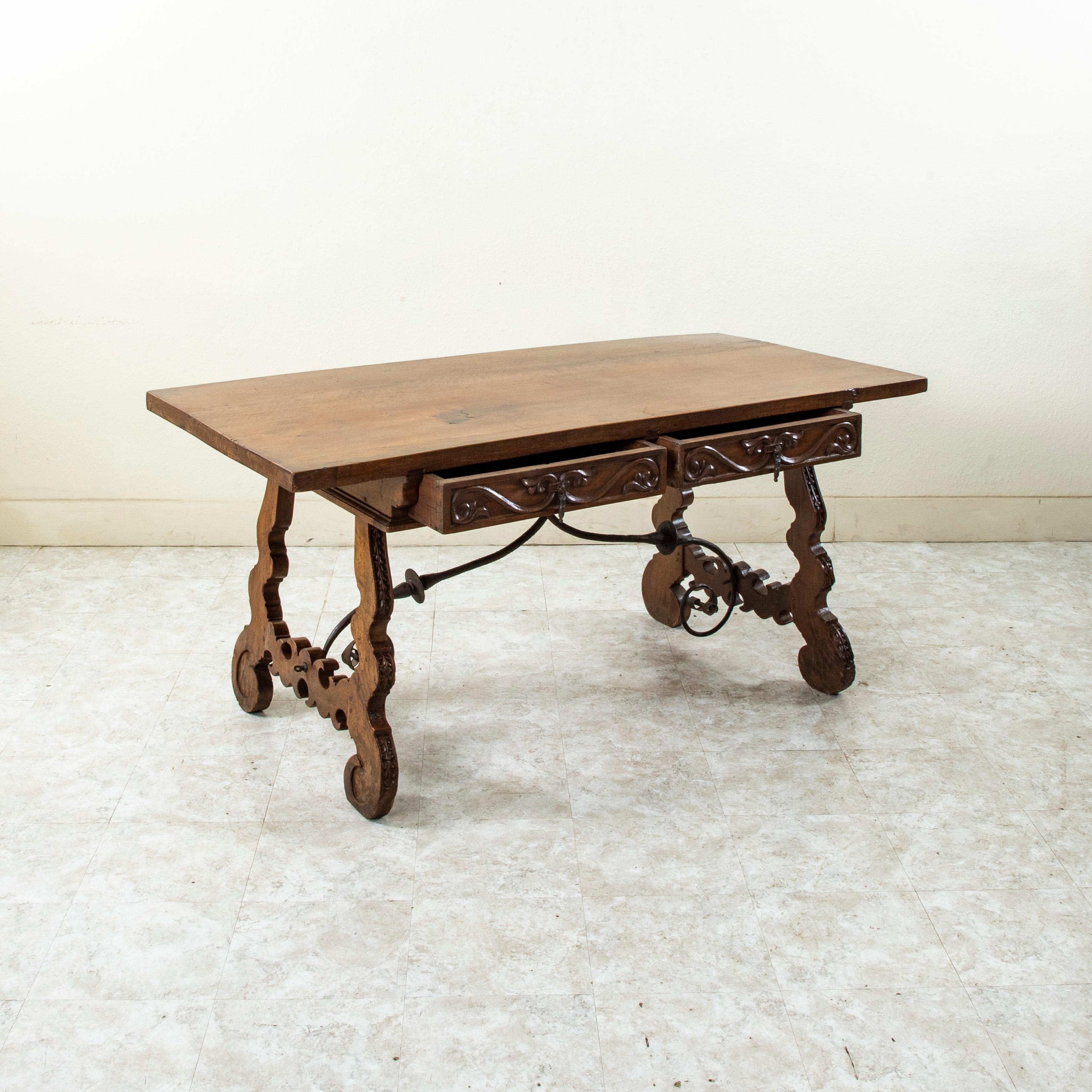 Ferro 19th Century Spanish Renaissance Hand Carved Walnut Console Table, Desk, c. 1850 in vendita