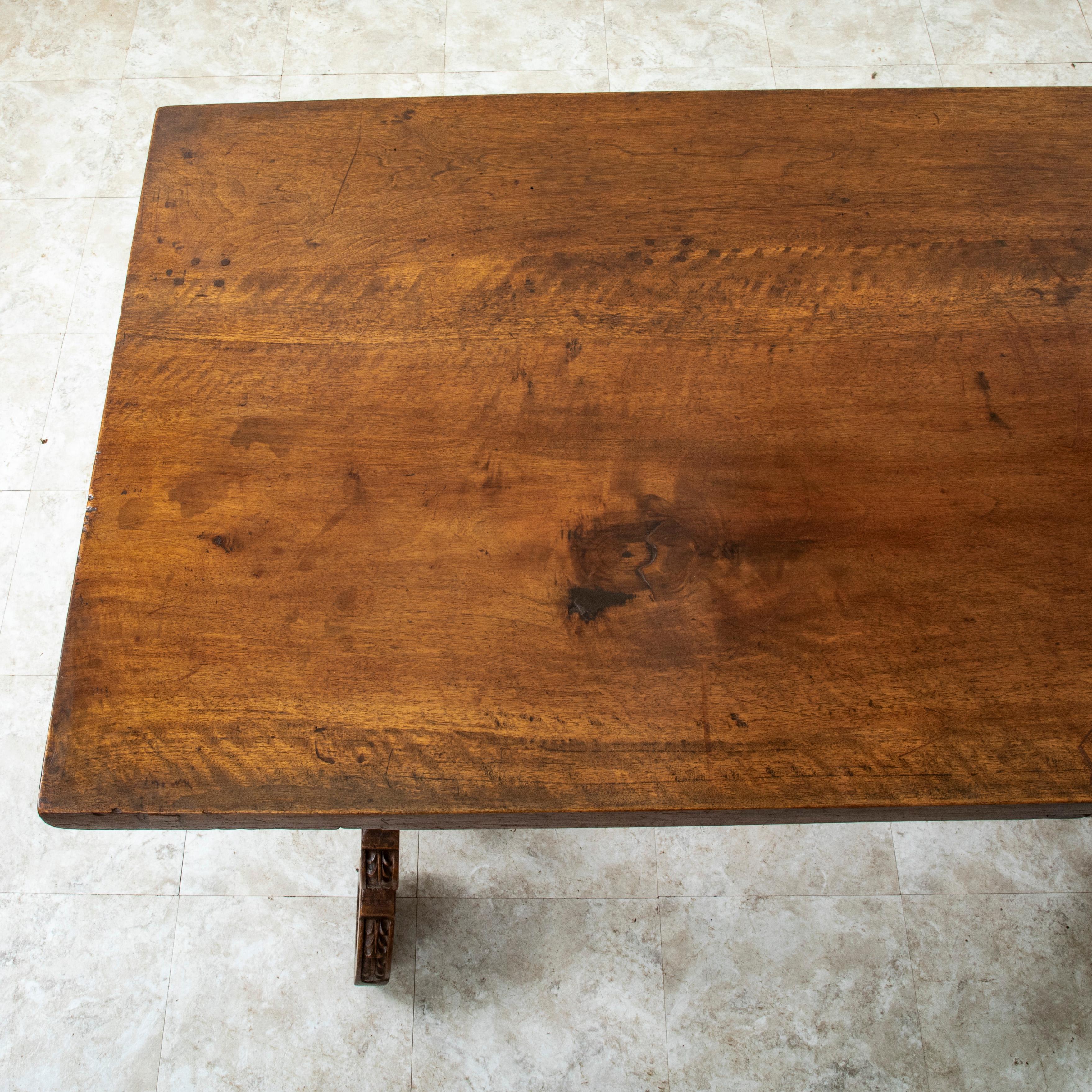 19th Century Spanish Renaissance Hand Carved Walnut Console Table, Desk, c. 1850 in vendita 1
