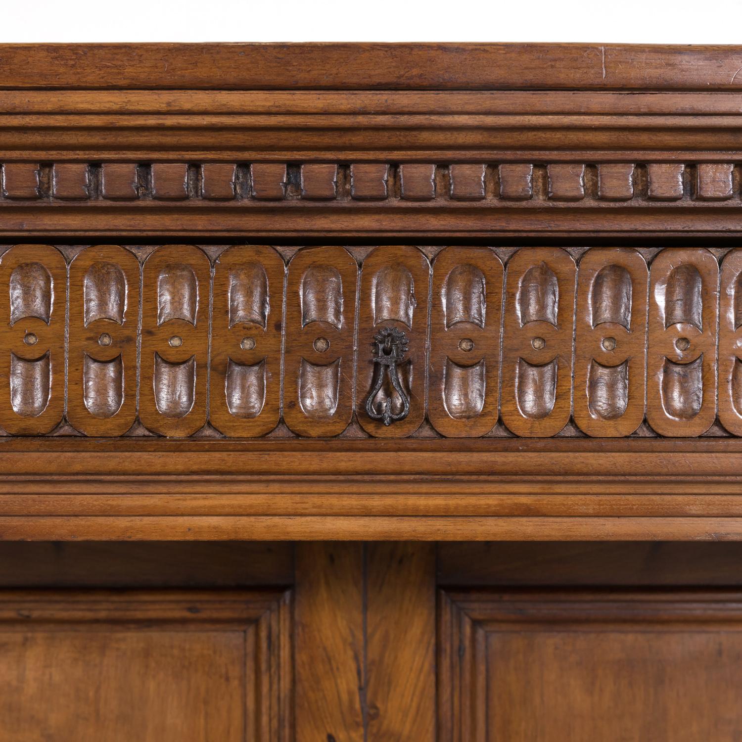 19th Century, Spanish Renaissance Style Carved Walnut Wall Console with Drawers For Sale 4