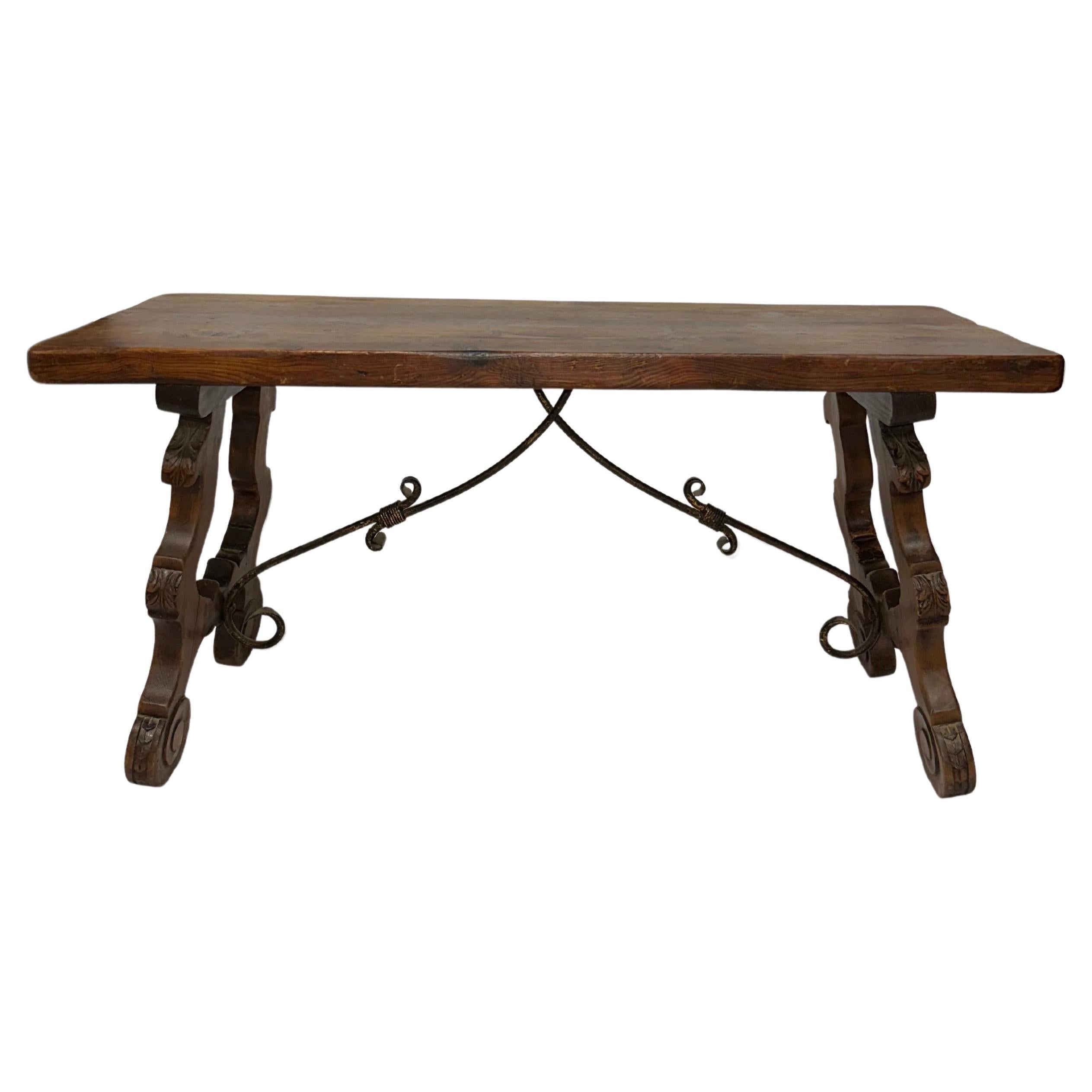 Table d'appoint espagnole du XIXe siècle en vente