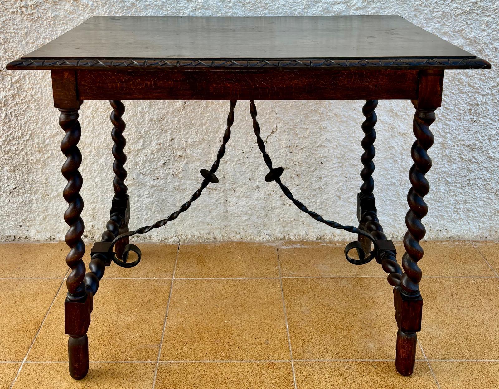 XIXe siècle 19th Century Spanish Side Table with Cared Turned Legs and Iron Stretcher, 1850 en vente