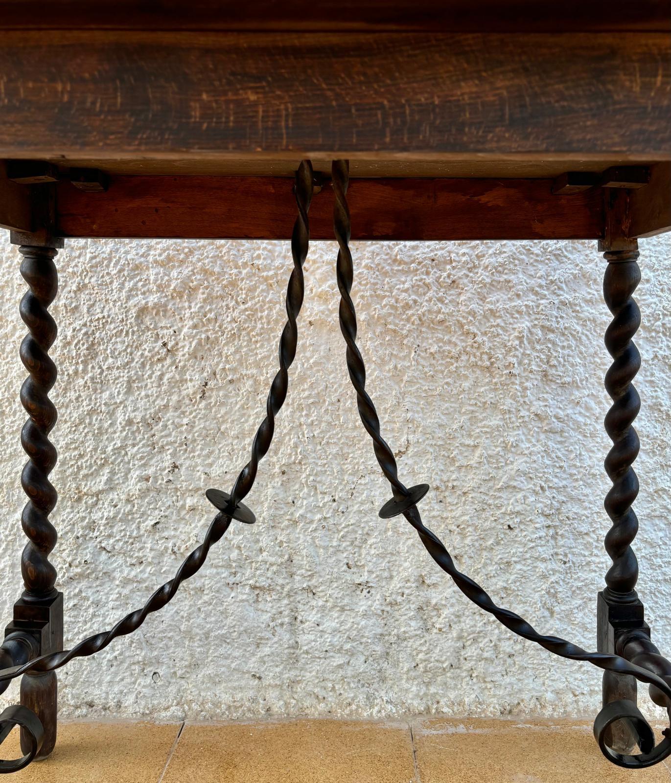 Fer 19th Century Spanish Side Table with Cared Turned Legs and Iron Stretcher, 1850 en vente