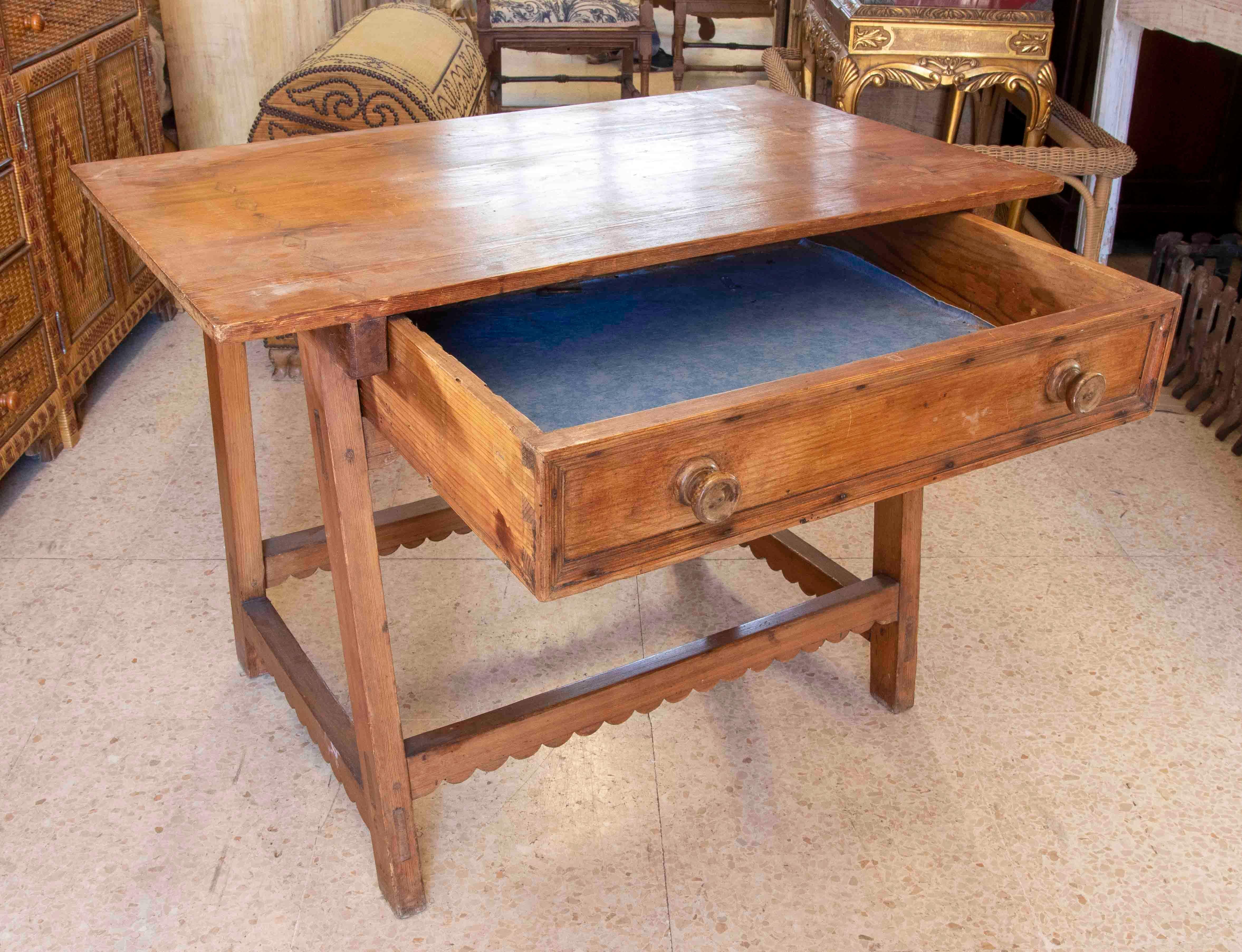 19th Century Spanish Side Table with Drawers  In Good Condition For Sale In Marbella, ES