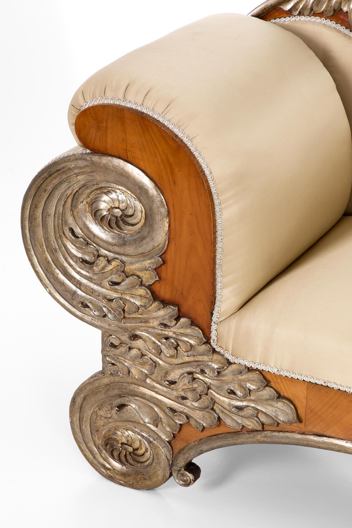19th Century Spanish Silk Sofa For Sale 3