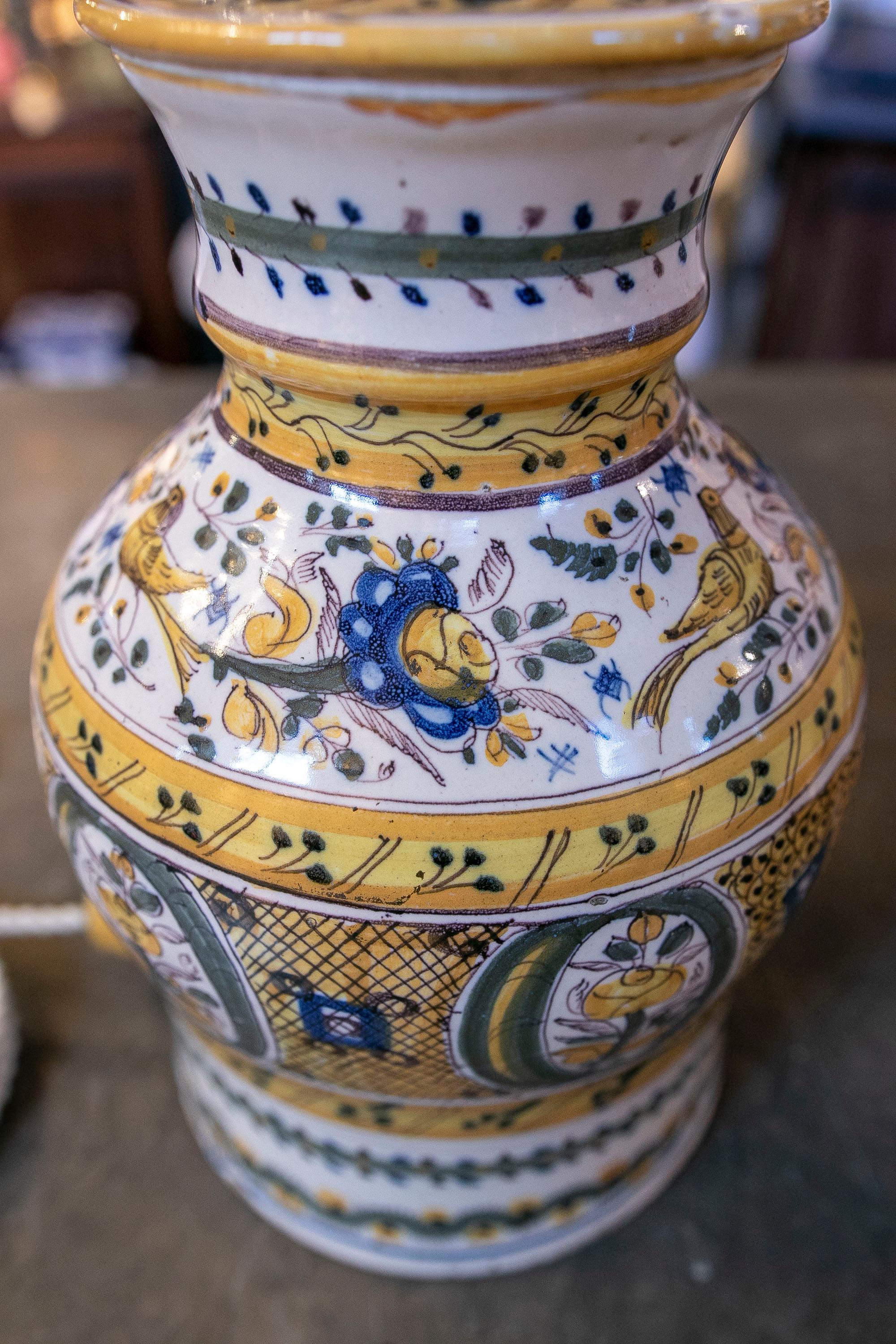 Poterie espagnole Talavera du 19ème siècle transformée en lampe de table en vente 8