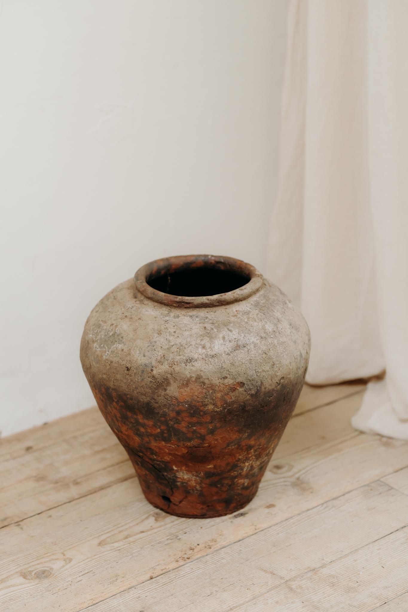 19th century Spanish terra cotta vase .. For Sale 4