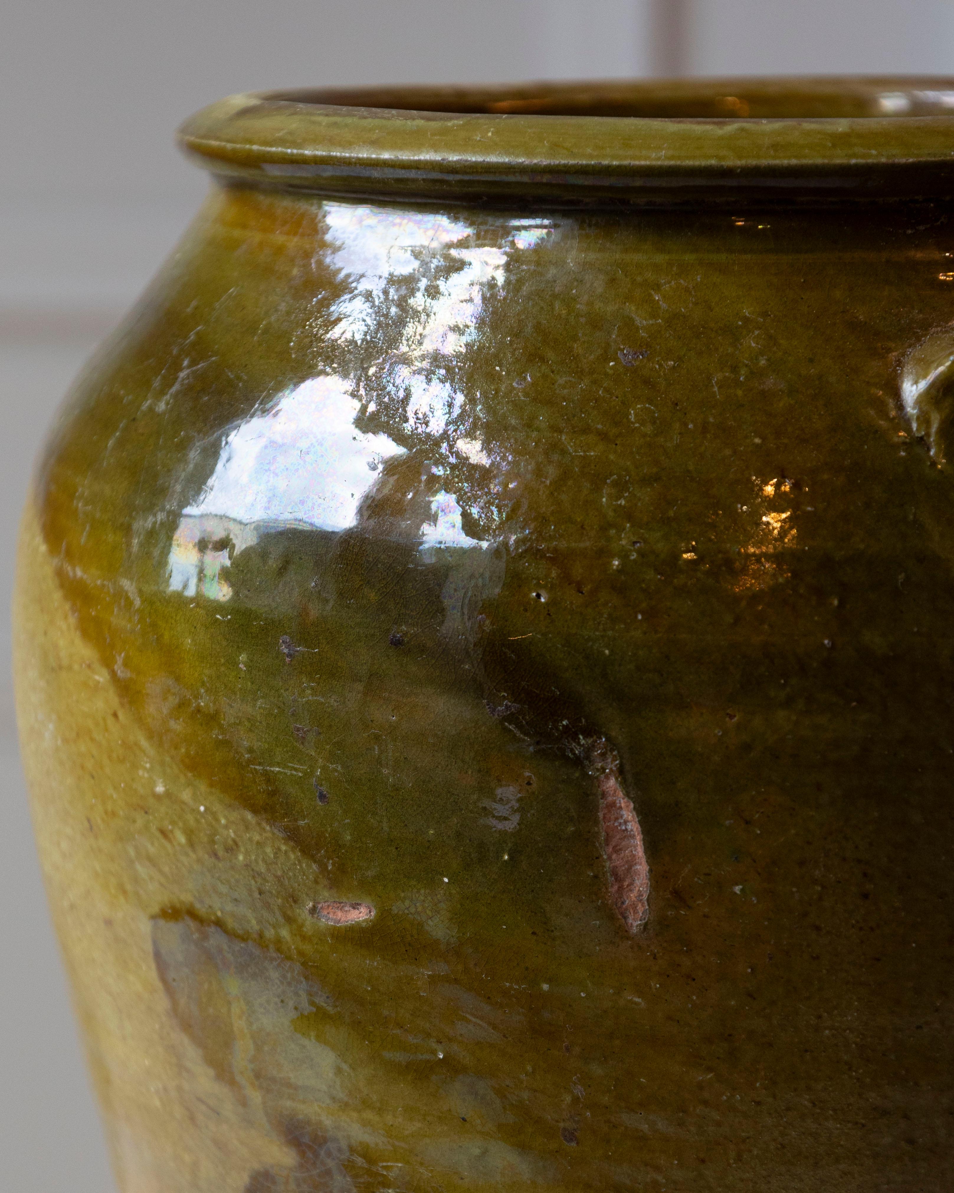 19th Century Spanish Terracotta Jar with Green Glaze and Handles For Sale 7