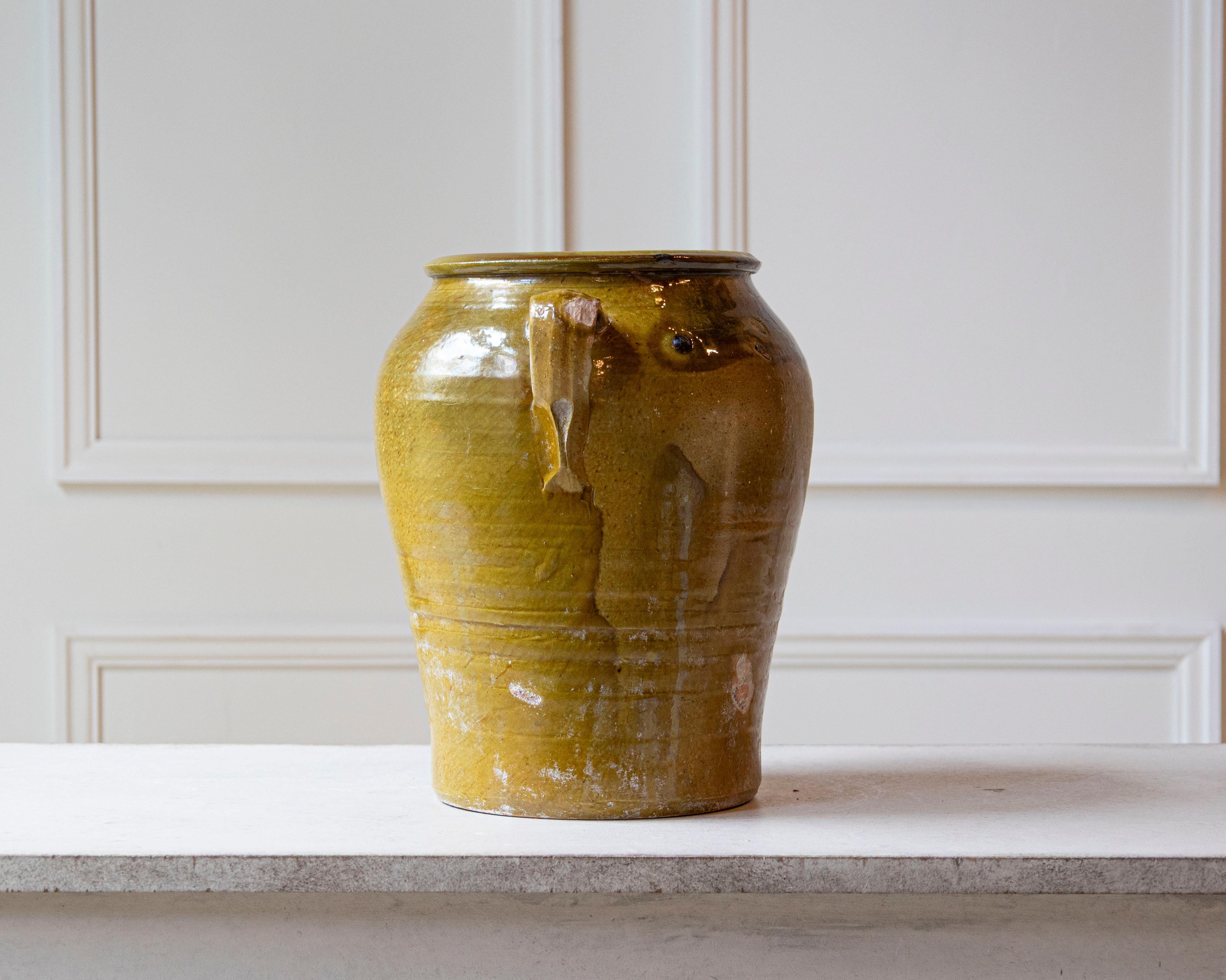 19th Century Spanish Terracotta Jar with Green Glaze and Handles For Sale 1