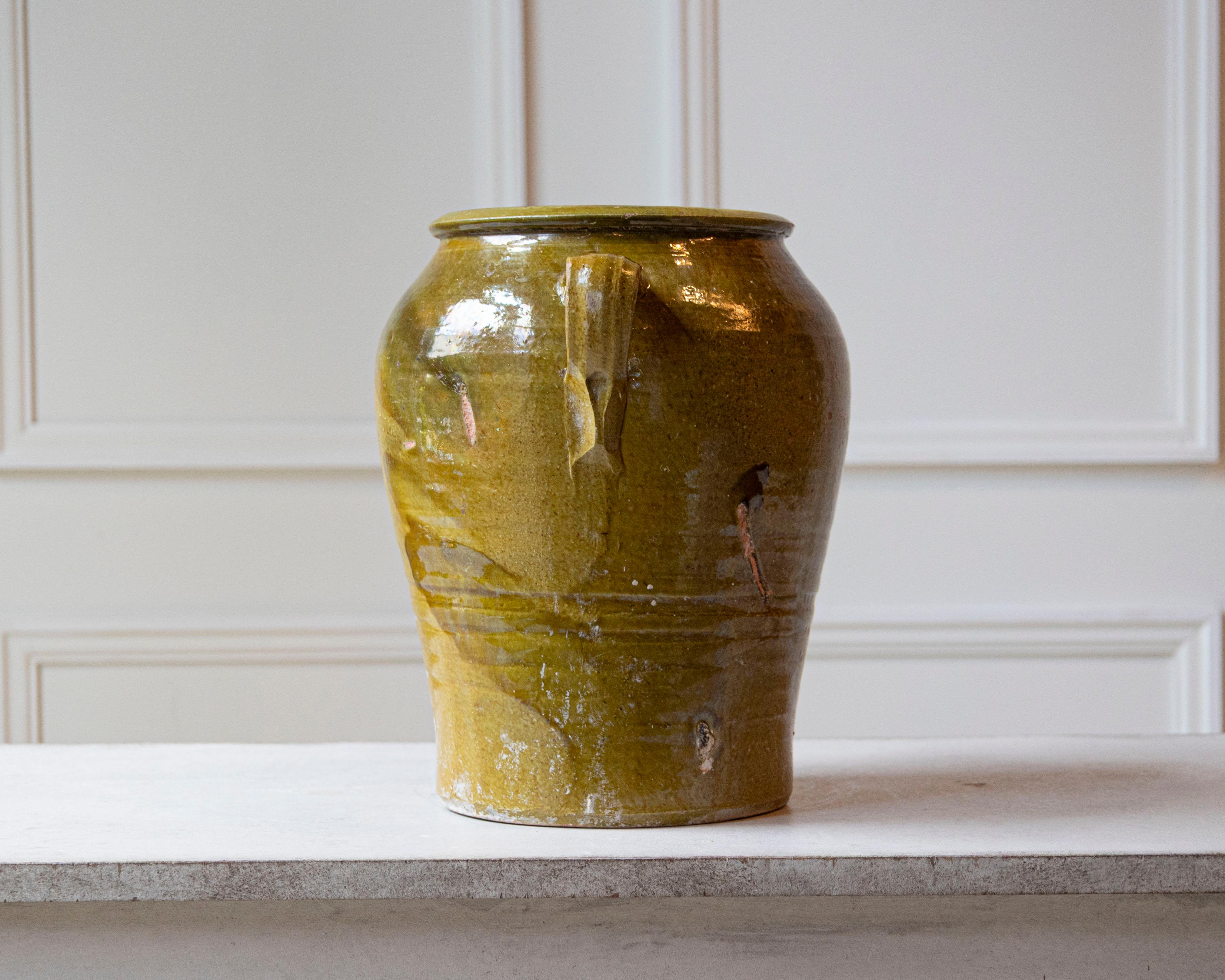19th Century Spanish Terracotta Jar with Green Glaze and Handles For Sale 3