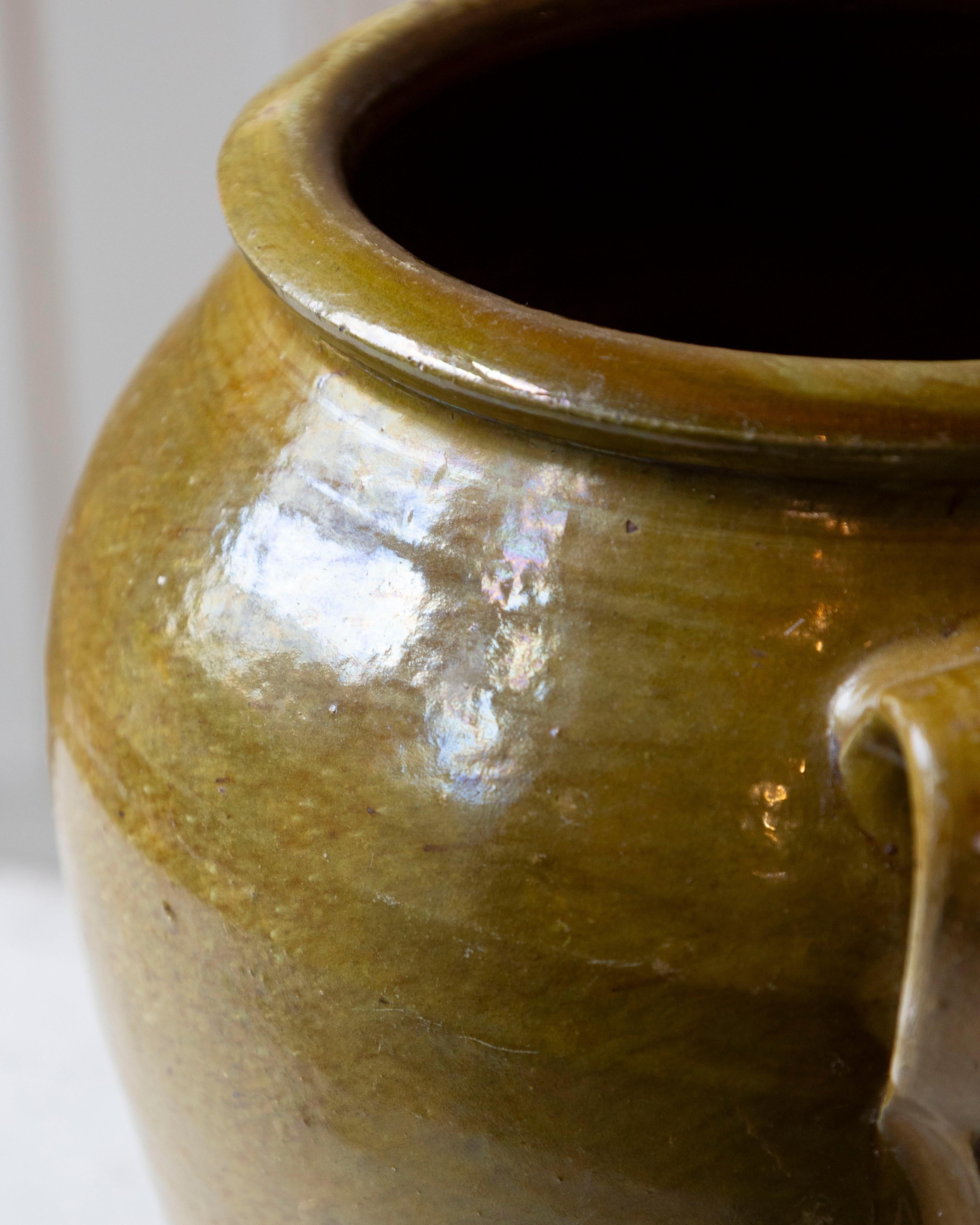 19th Century Spanish Terracotta Jar with Green Glaze and Handles For Sale 4